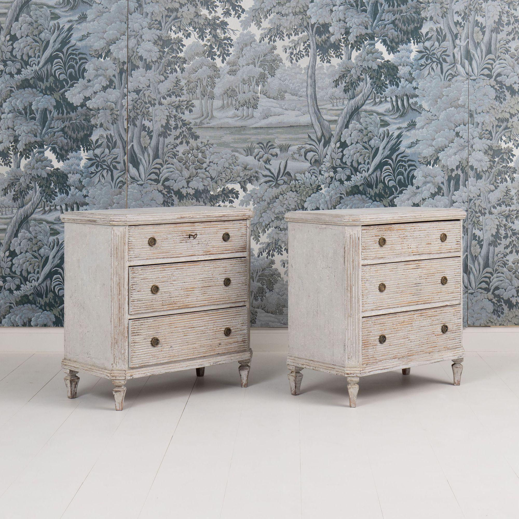 Pair of 19th c. Swedish Gustavian Painted Bedside Commodes In Good Condition In Wichita, KS