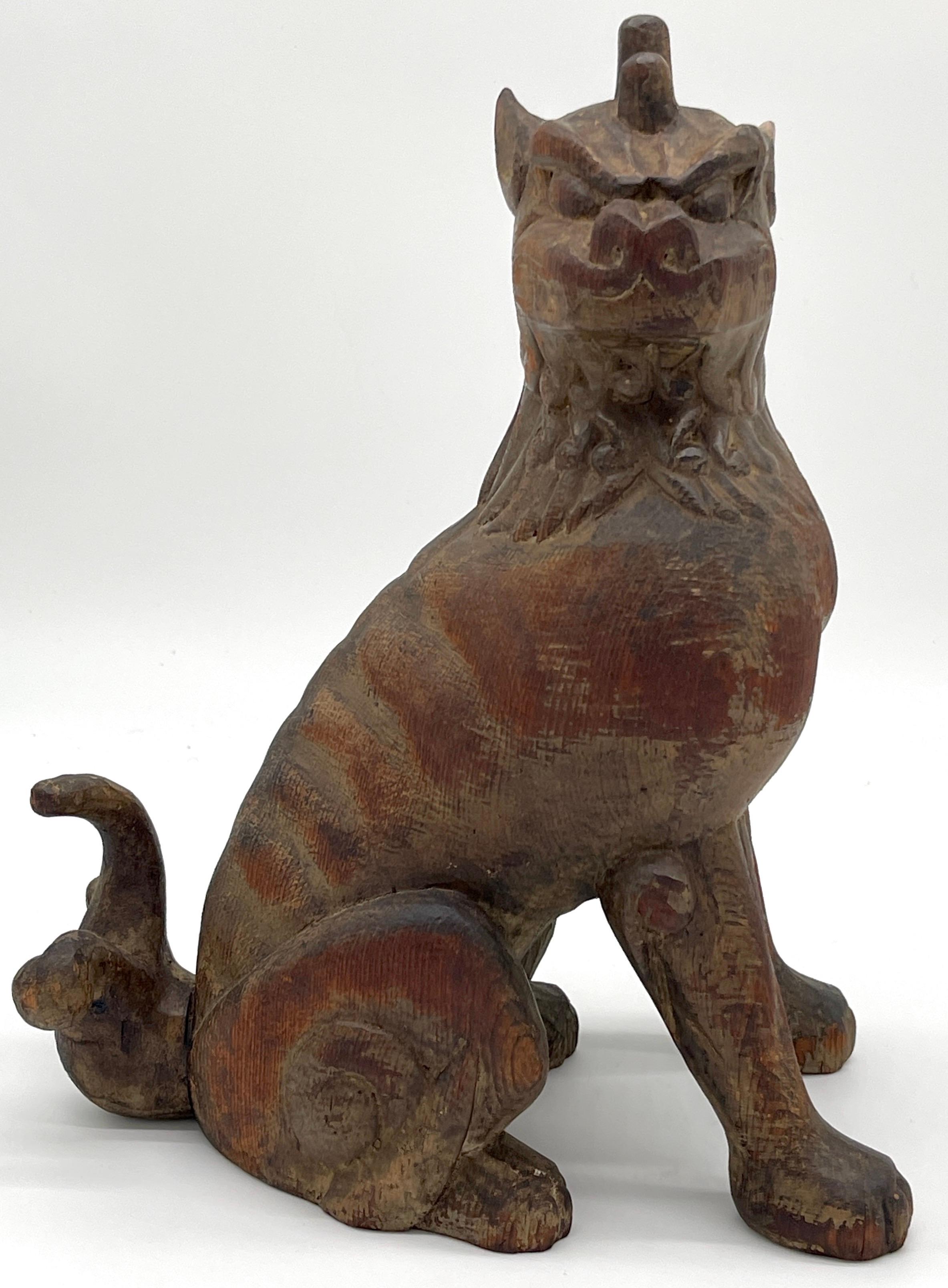 Paire d'objets en bois tibétain sculpté du A.C.I.  & Polychromé  Chien Foo/ Gardien /Temple en vente 2