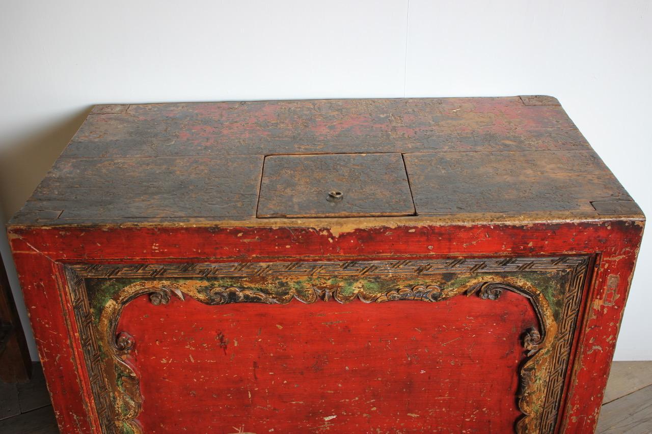 Pair of 19th Century Chinese Console Tables For Sale 5