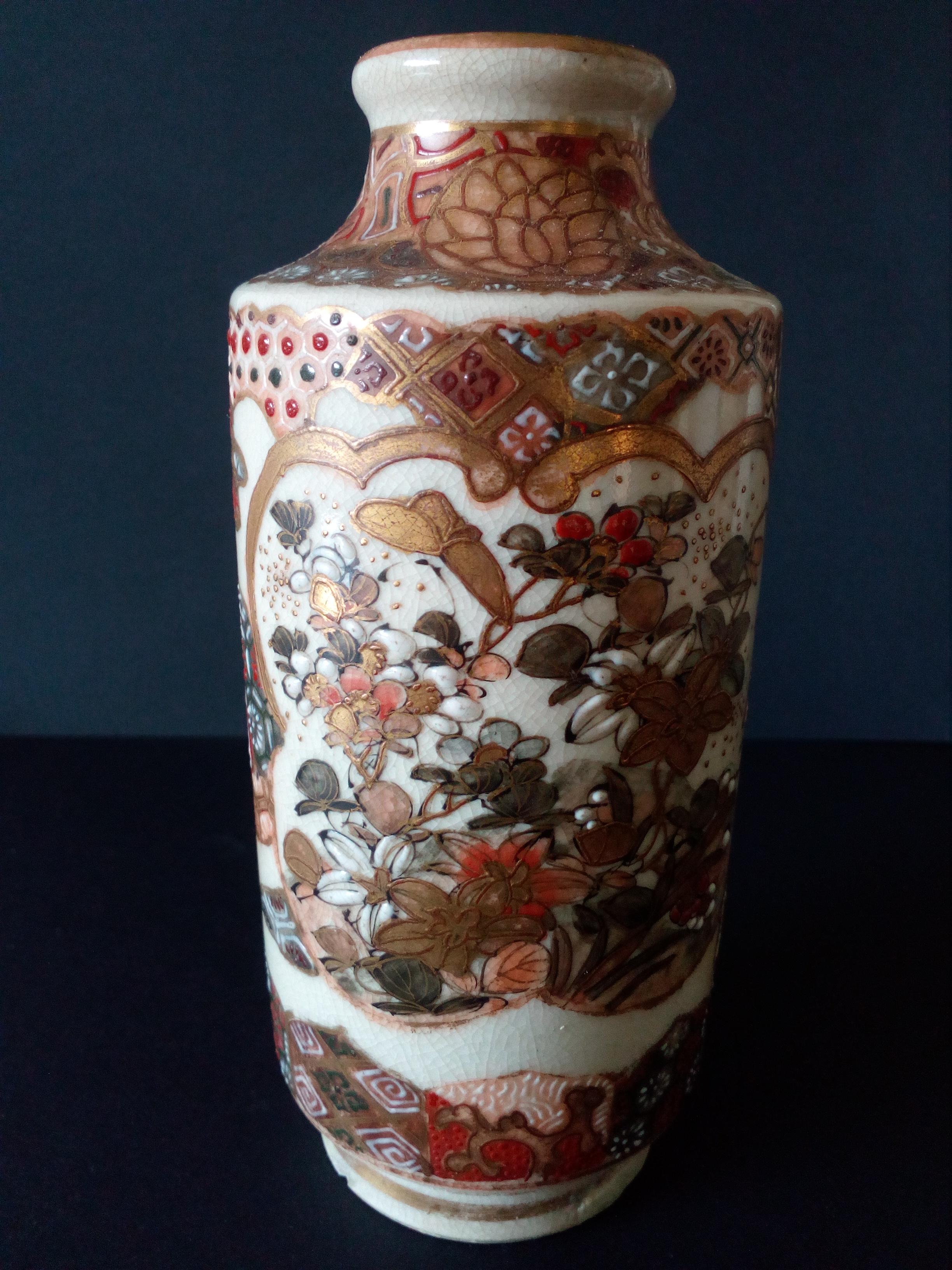 Pair of 19th Century Satsuma Vases For Sale 1