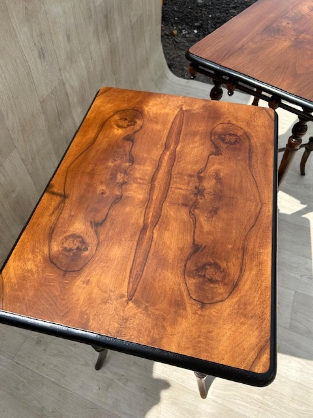 Pair of 19th Cent. Victorian Aesthetic Walnut Occasional Side Tables, English en venta 5