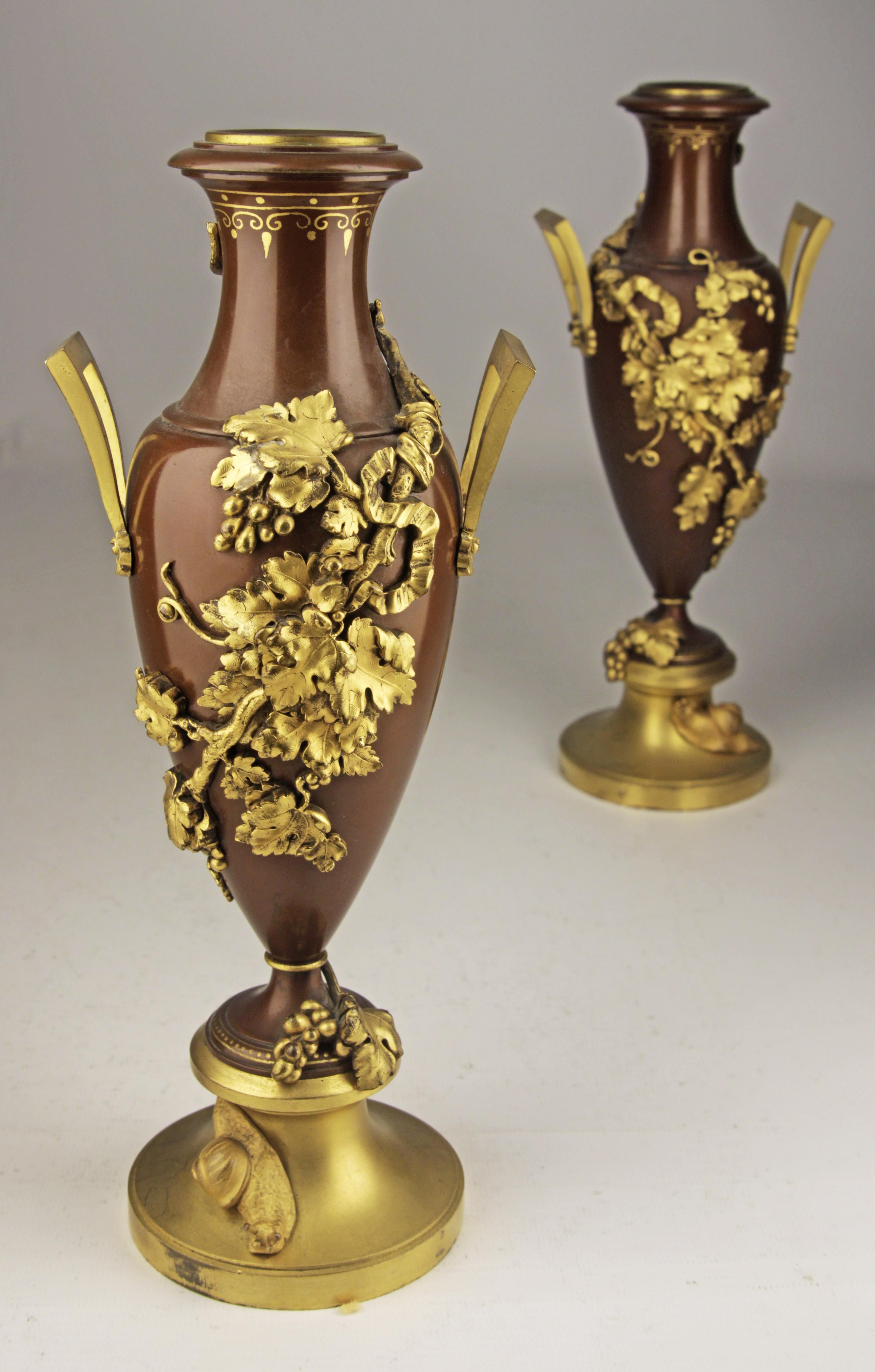 French Pair of 19th Century/2nd Empire Bronze Decorative Amphorae by F. Barbedienne For Sale
