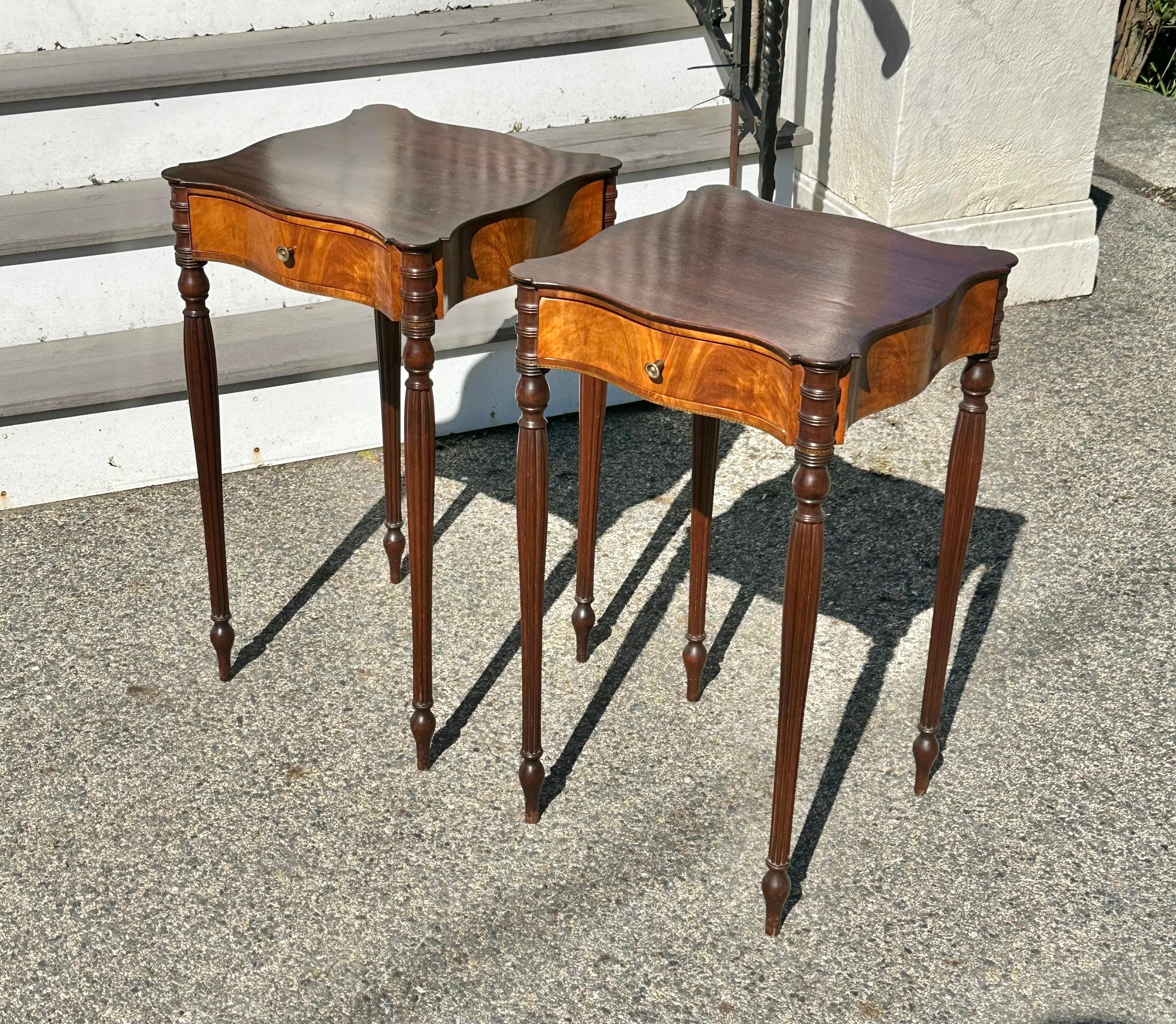 Pair of 19th Century American Federal Birch Side or End Tables In Good Condition In Essex, MA