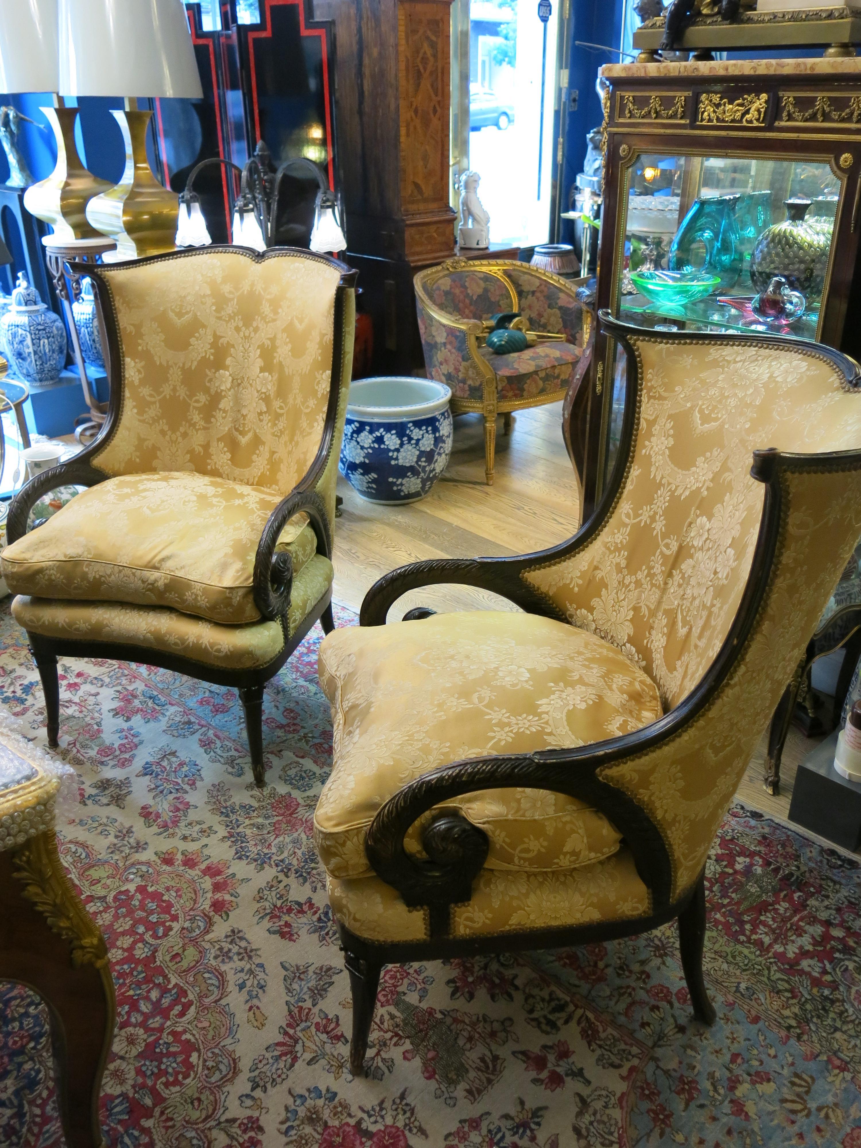 Pair of 19th Century American Mahogany Armchairs For Sale 4