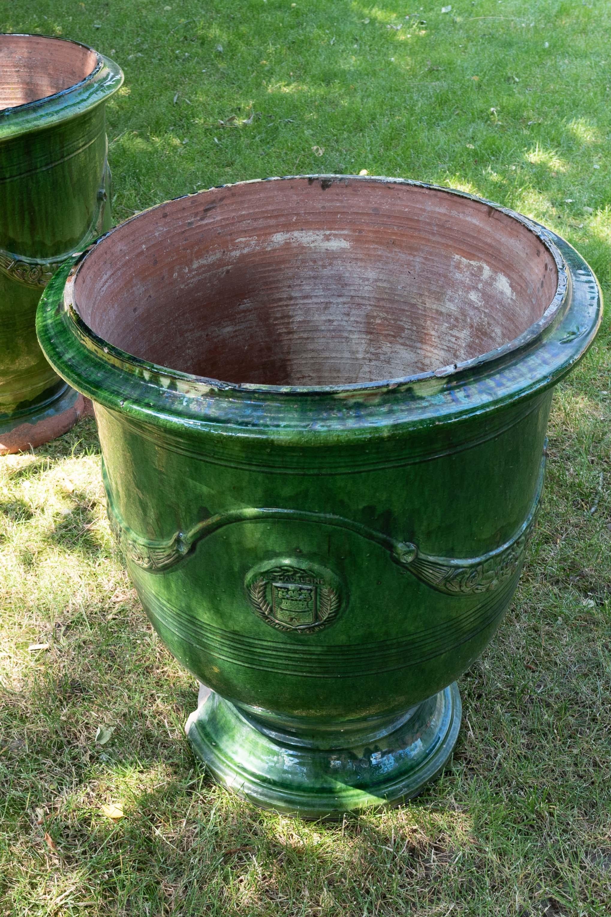 Pair of 19th century Anduse pots in green ‘emaille’ by Poterie de la Madeleine For Sale 1