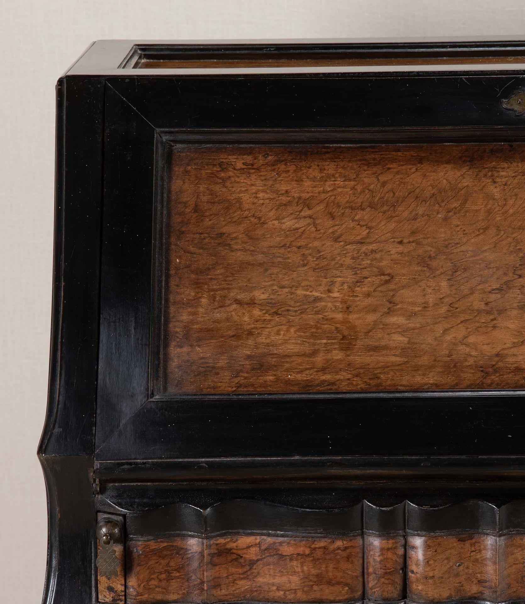 Paire de bureaux anglo-néerlandais du XIXe siècle en vente 6