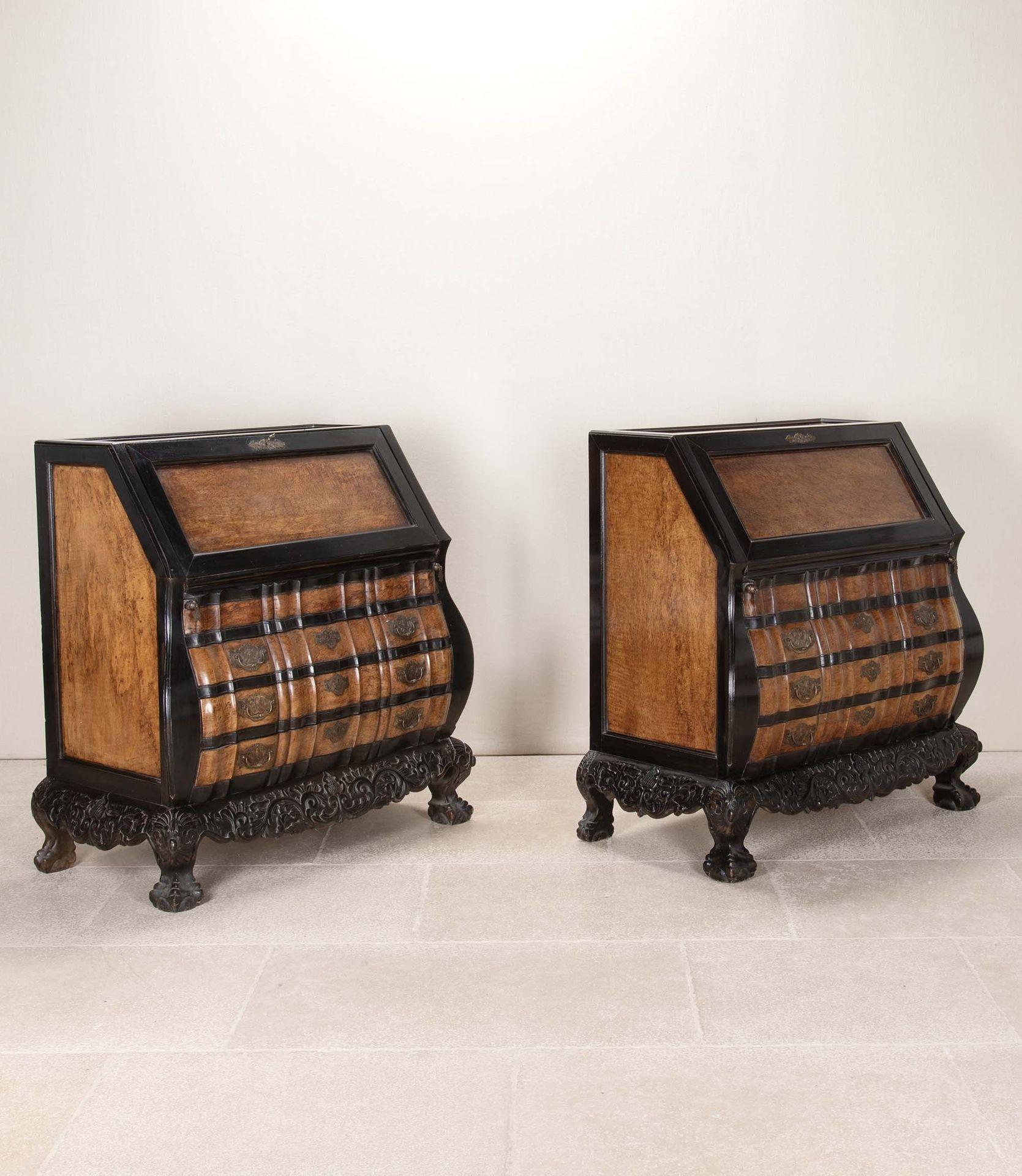 Hollywood Regency Paire de bureaux anglo-néerlandais du XIXe siècle en vente