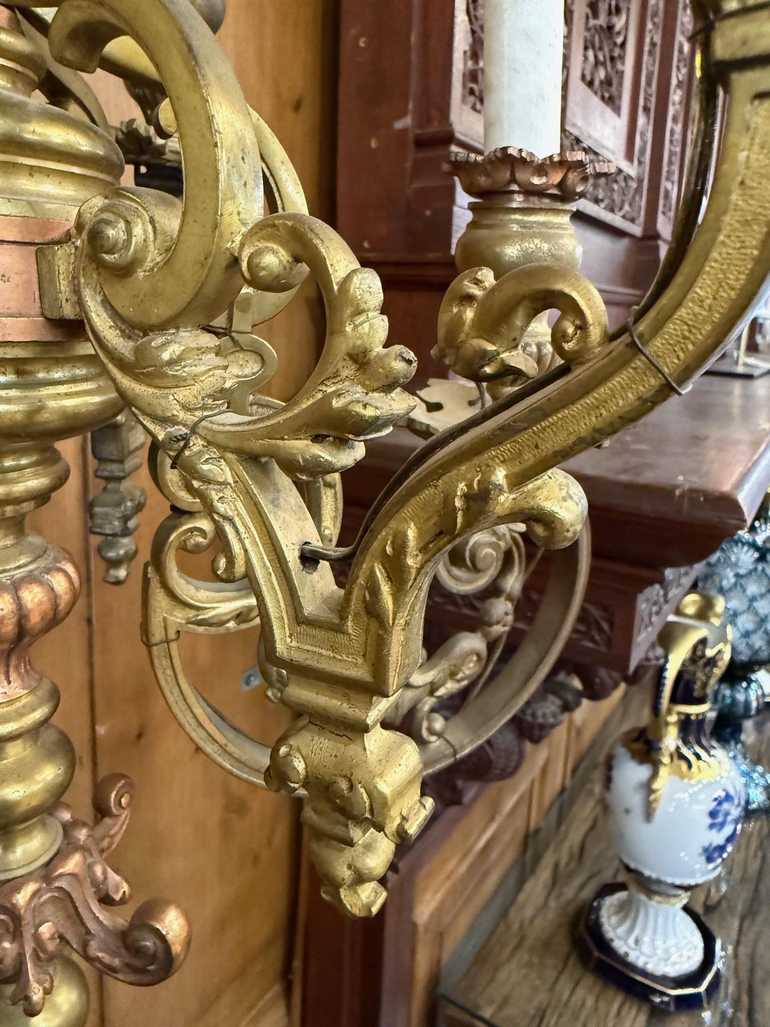 Coppia di grifoni in rame e bronzo antico del XIX secolo in vendita 9