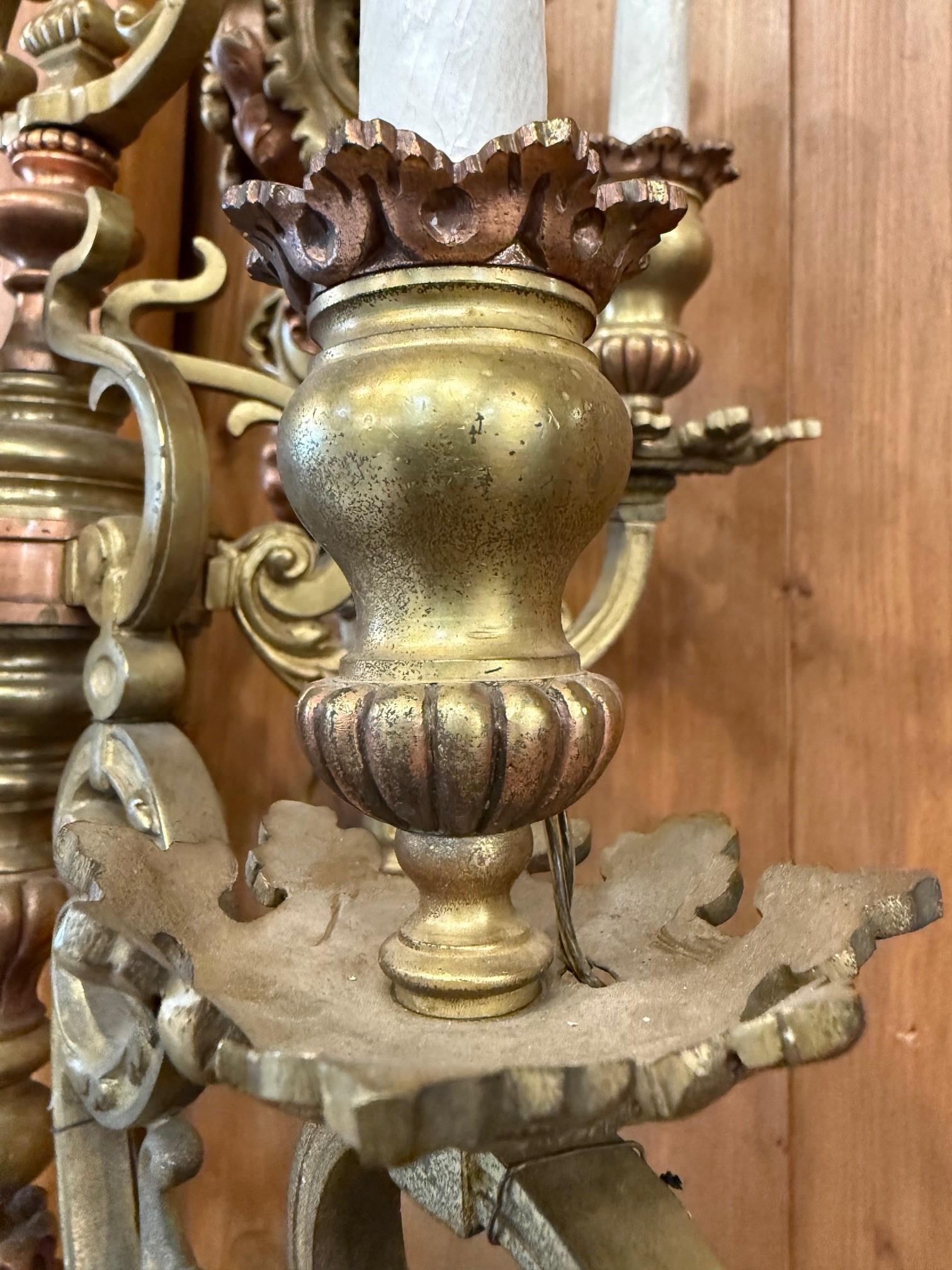 Coppia di grifoni in rame e bronzo antico del XIX secolo in vendita 12