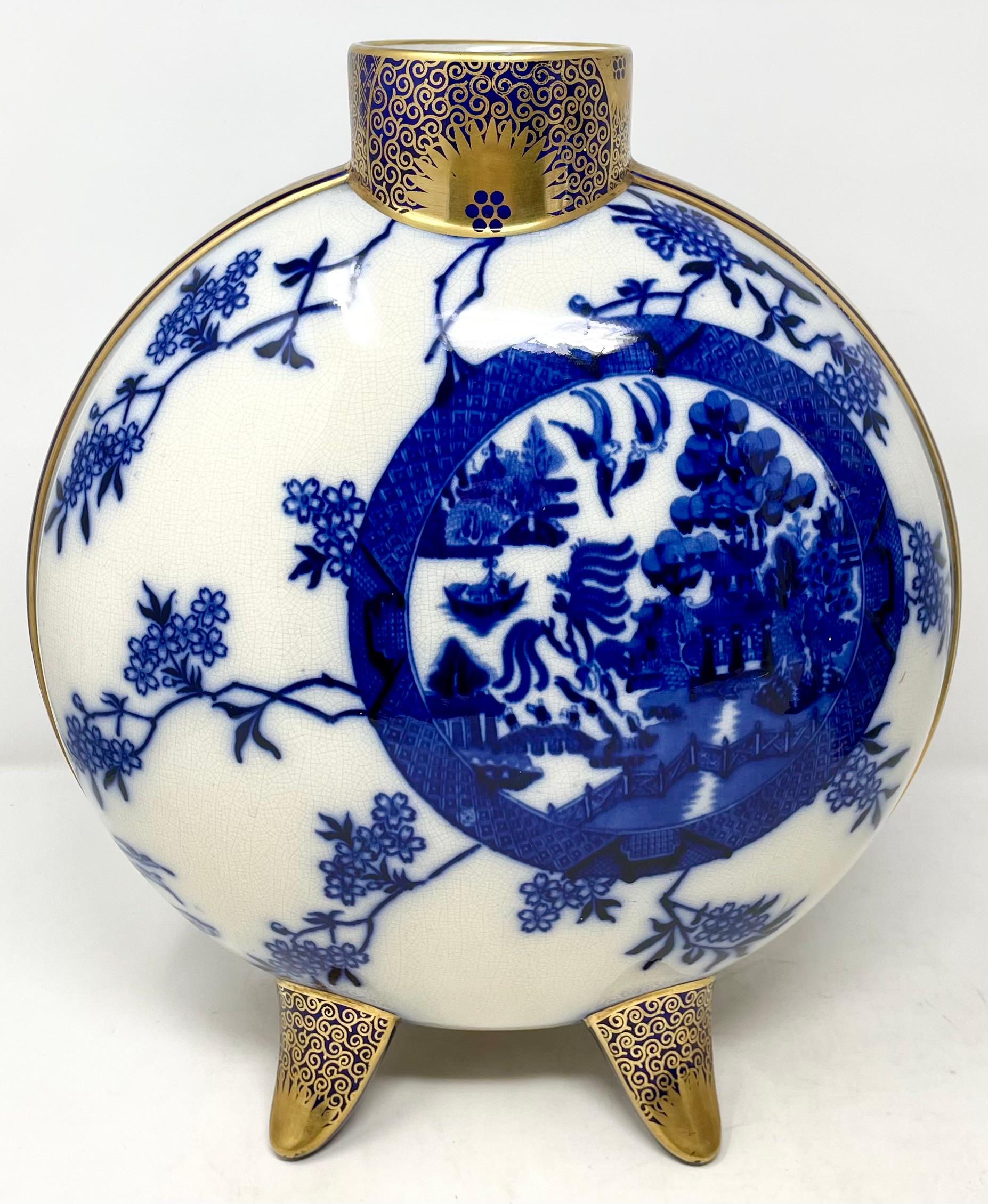 Paire de vases anciens du 19e siècle en porcelaine chinoise bleue et blanche avec lune en or Bon état - En vente à New Orleans, LA