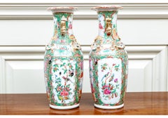 Paar antike chinesische Famille Rose Porzellanvasen aus dem 19.