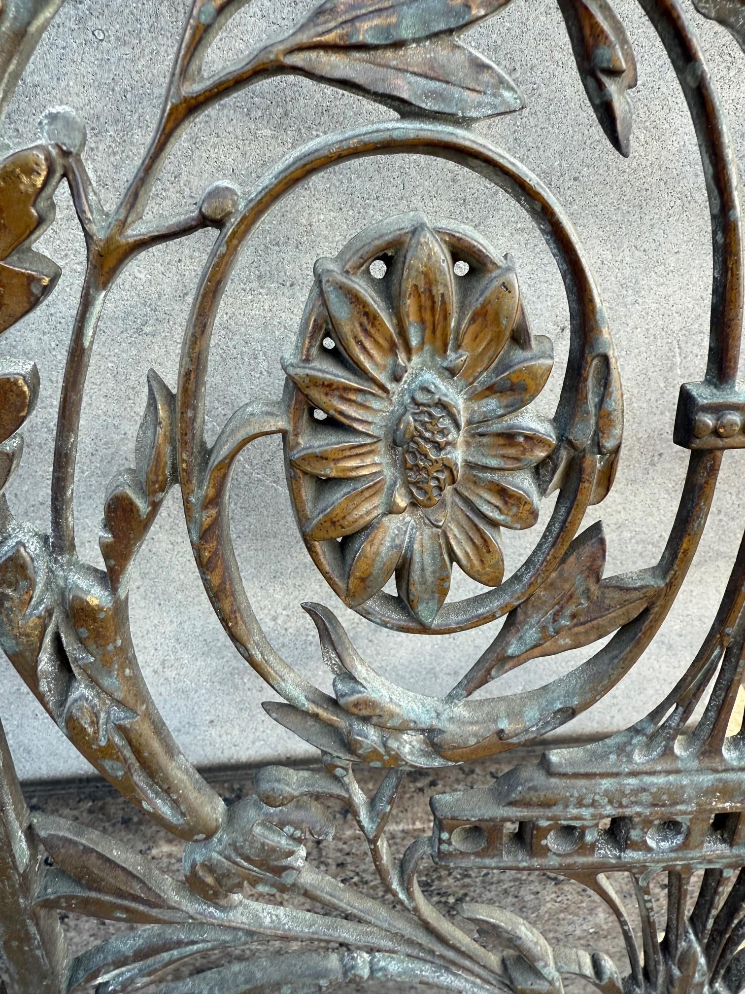 Bronzo Coppia di pannelli decorativi in bronzo antico del XIX secolo in vendita