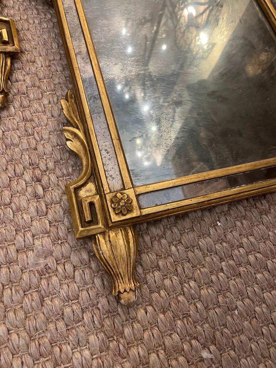 Paire d'Antiques Miroirs Florentine du 19ème siècle, sculptés et dorés en vente 1