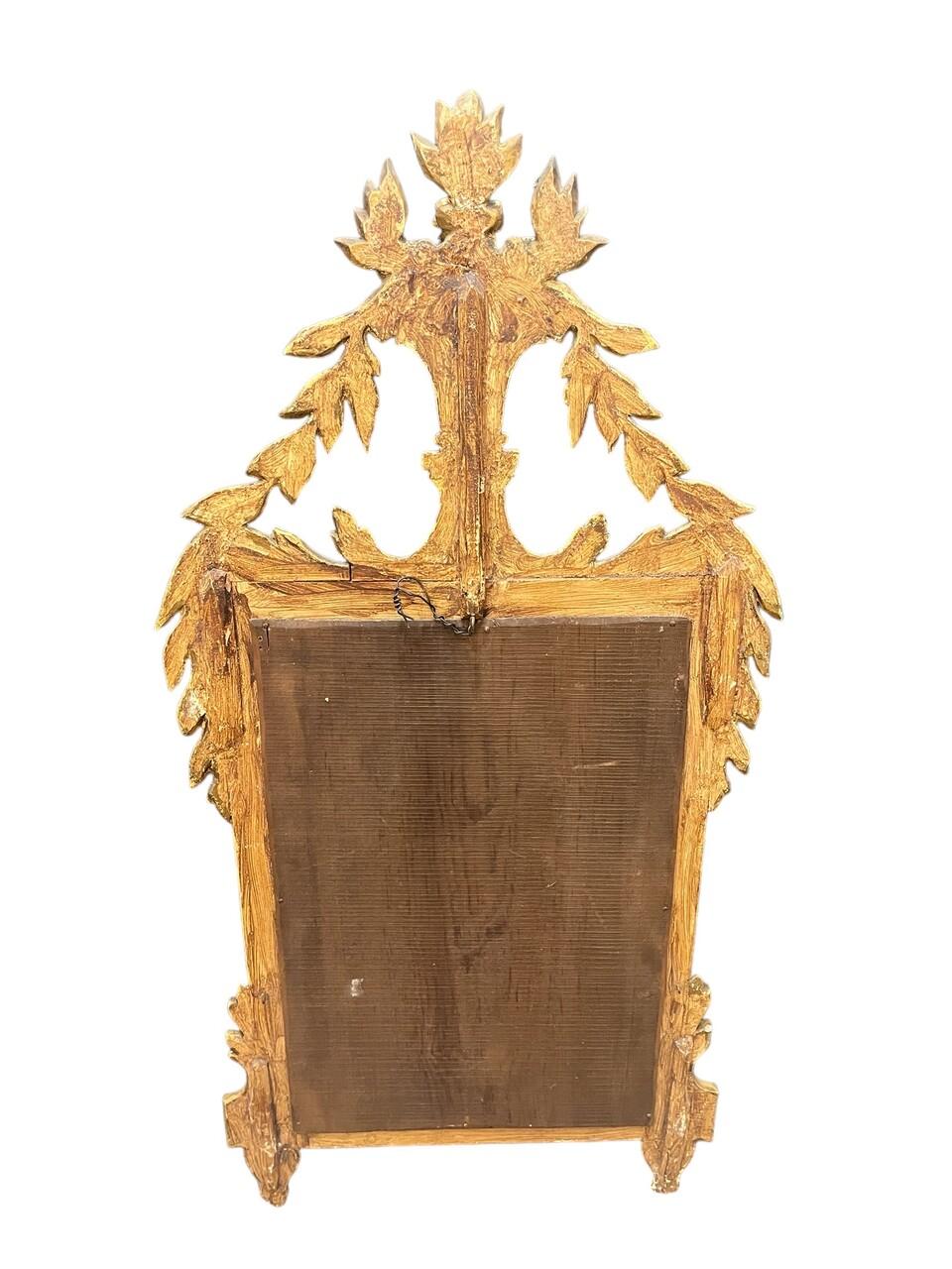 Paire d'Antiques Miroirs Florentine du 19ème siècle, sculptés et dorés en vente 2