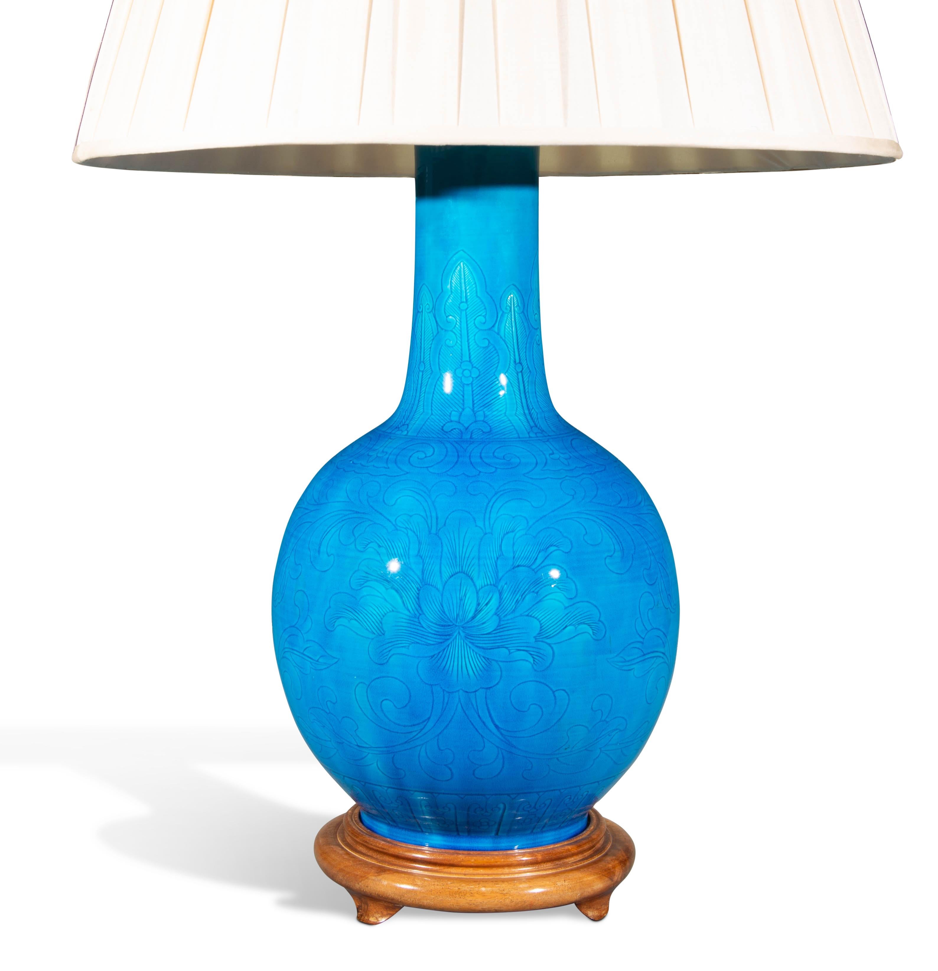 Vernissé Paire de lampes de table en porcelaine ancienne turquoise du 19ème siècle en vente