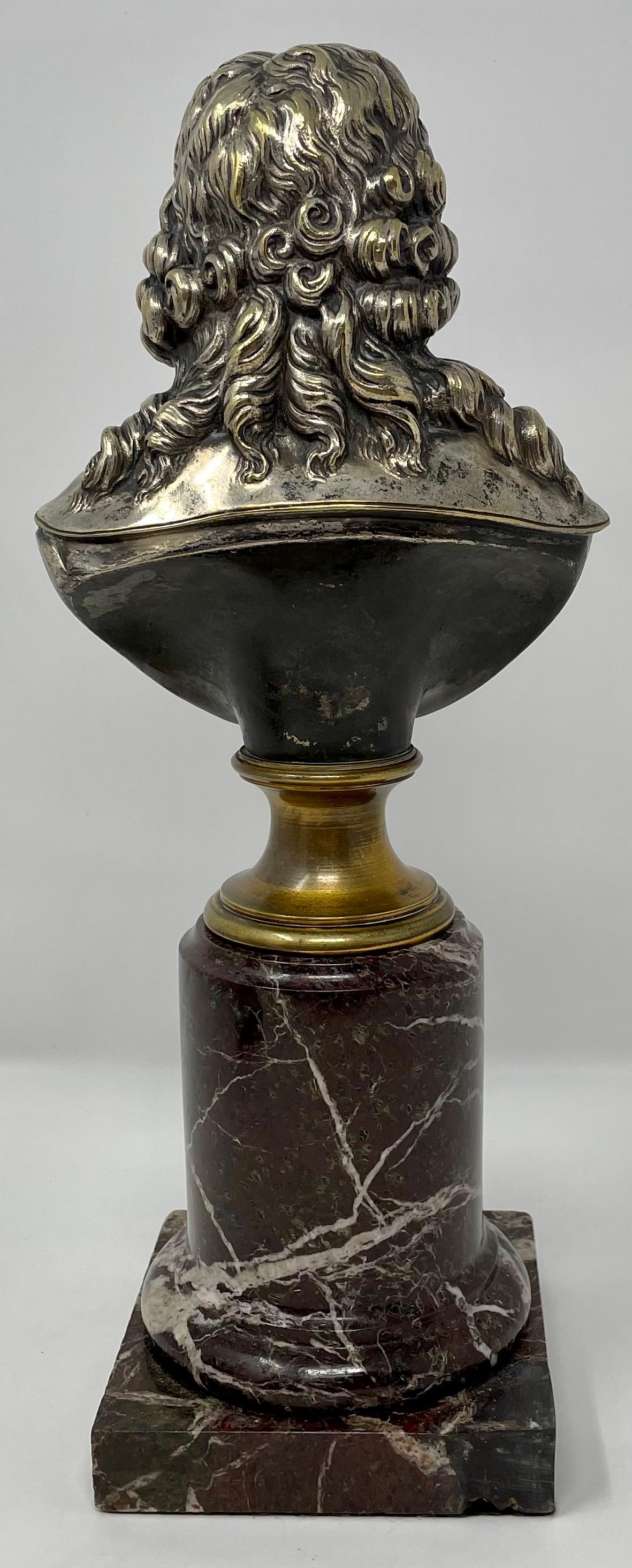 Argentato Coppia di busti antichi in argento e bronzo del XIX secolo su basi in marmo in vendita