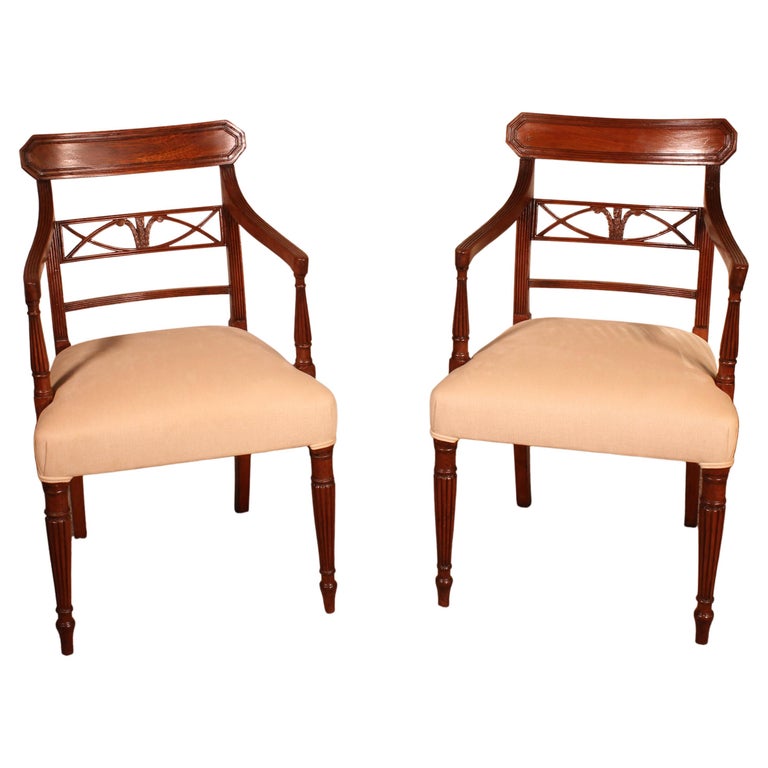 Paar Sessel aus Mahagoni des 19. Jahrhunderts im Angebot bei 1stDibs