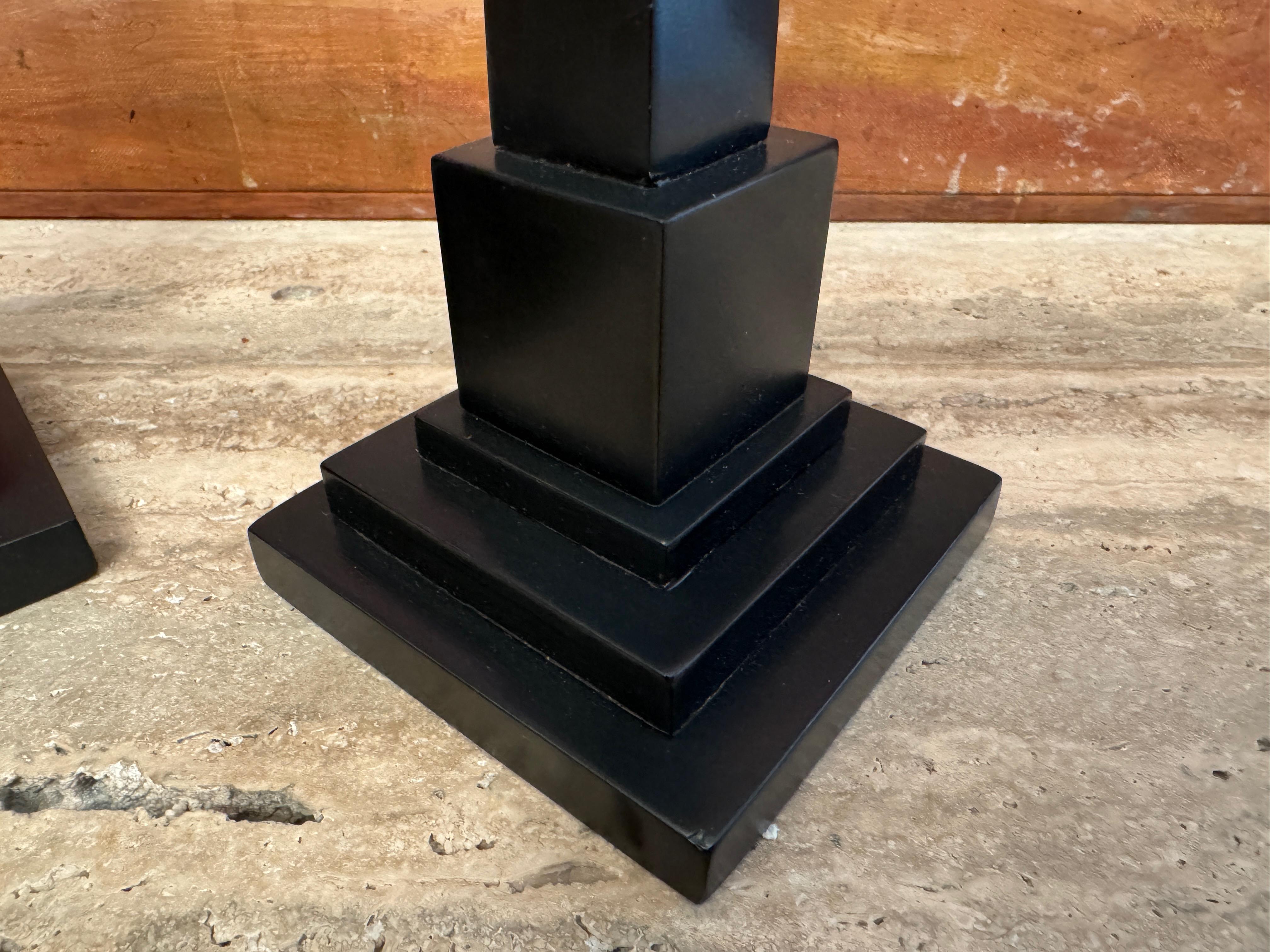 Coppia di obelischi in marmo nero e pietra dura di Ashford del XIX secolo in vendita 4