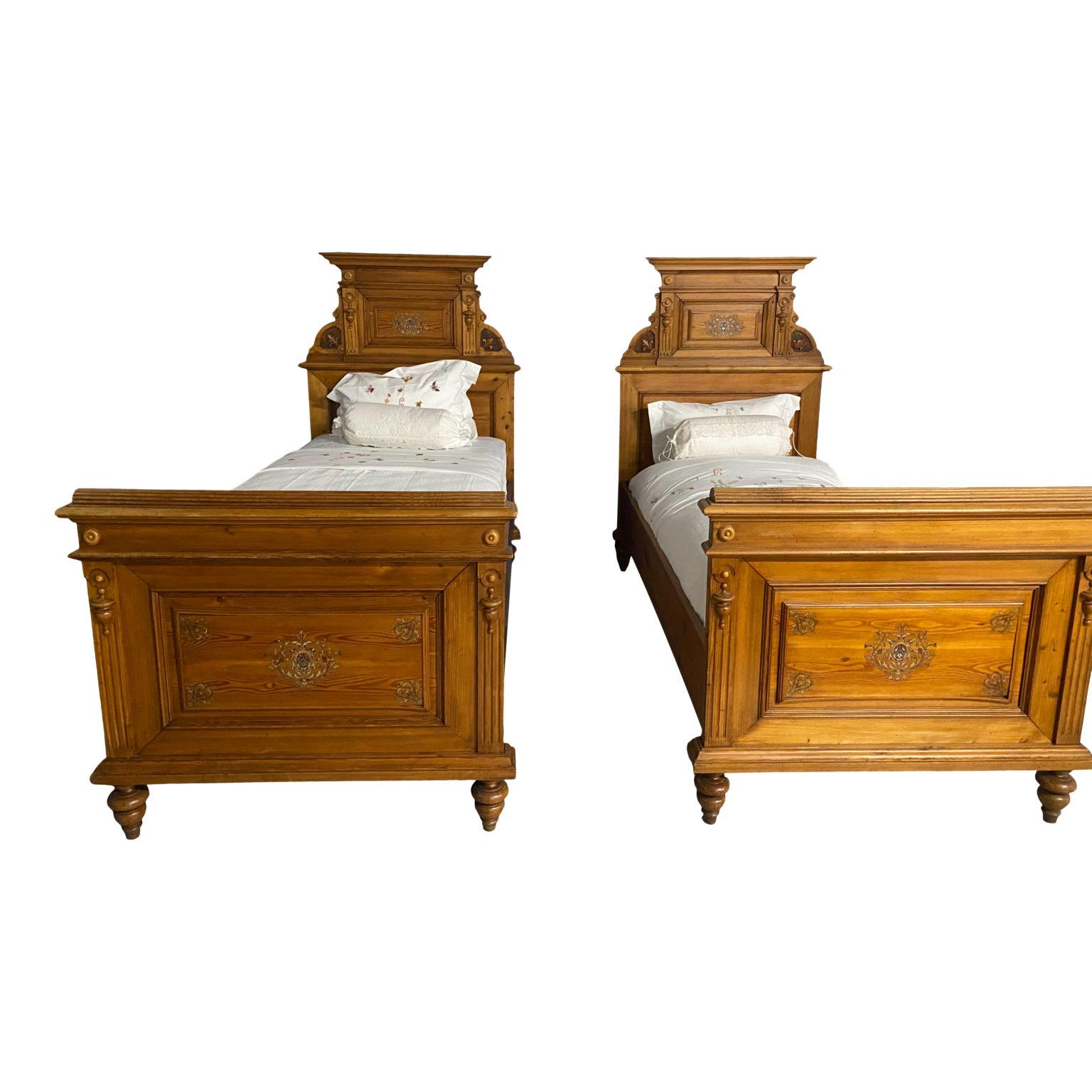 Pair of 19th Century Austrian Pine Beds with Brass, Inlay In Good Condition For Sale In Sag Harbor, NY