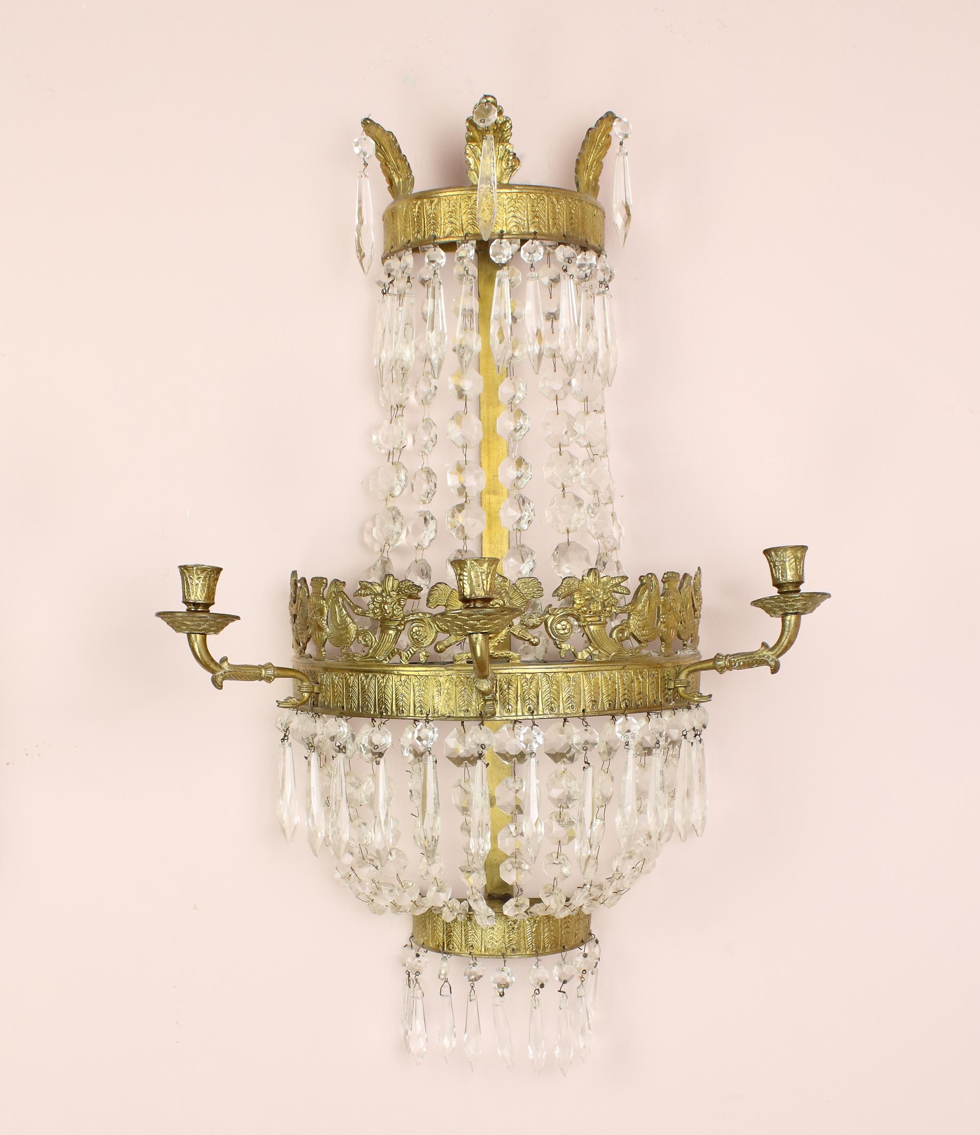 Faceted Pair of 19th Century Basket Shape Gilt Bronze Crystal Empire Wall Lights For Sale