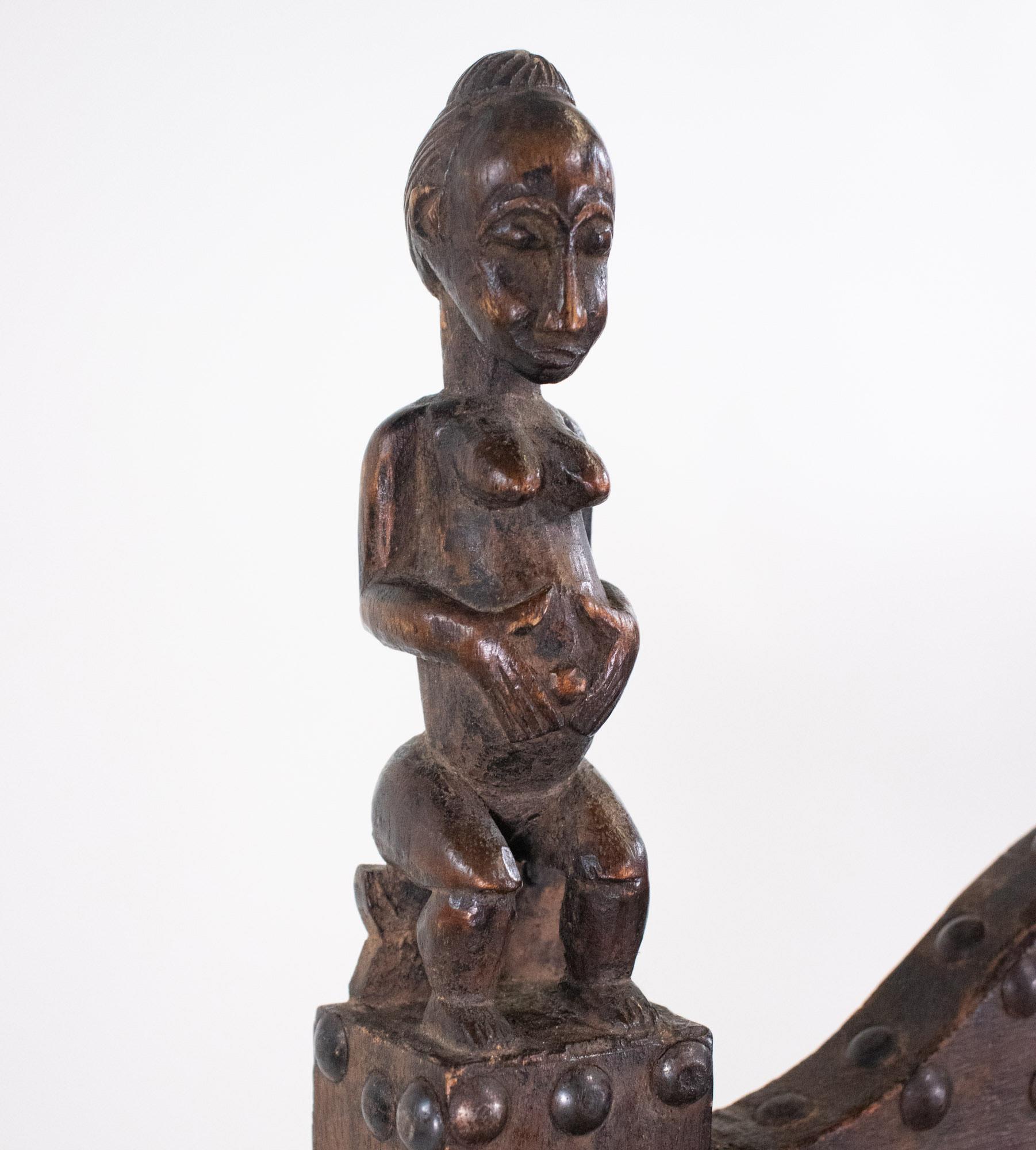 Pareja de sillas ceremoniales Baule del siglo XIX procedentes de Costa de Marfil en venta 5