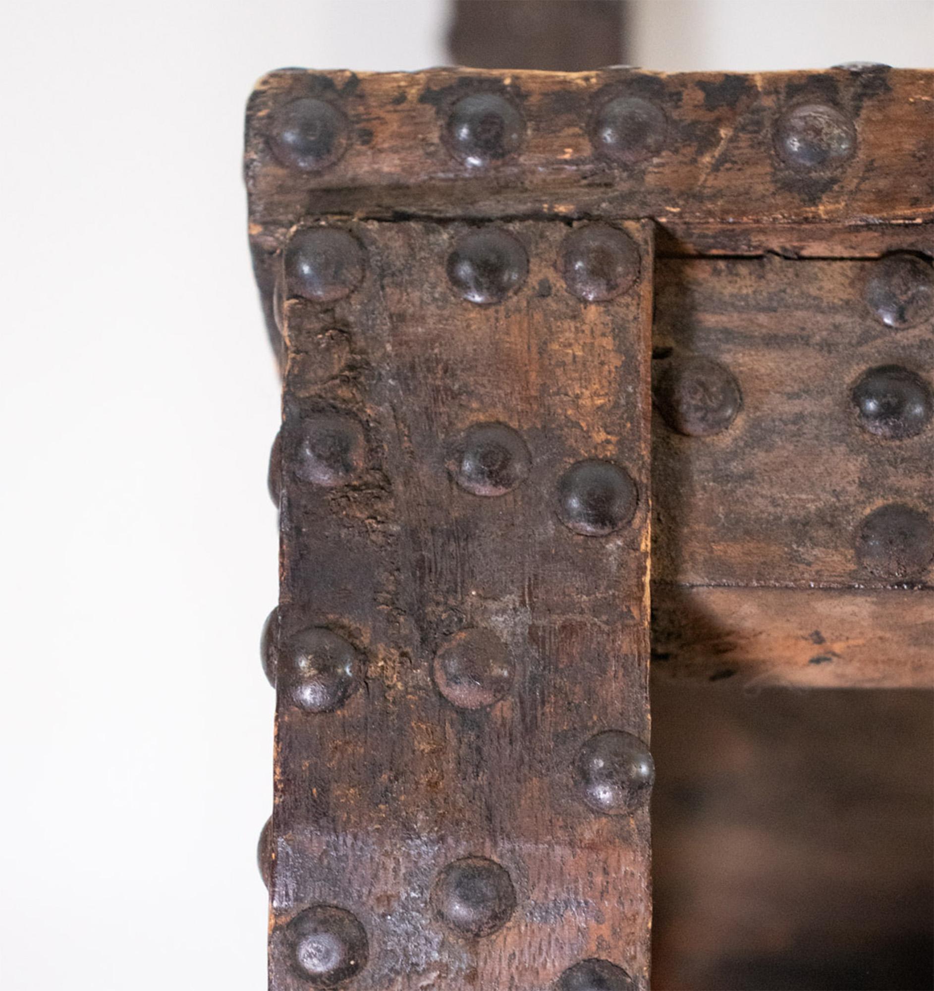 Pareja de sillas ceremoniales Baule del siglo XIX procedentes de Costa de Marfil Madera dura en venta