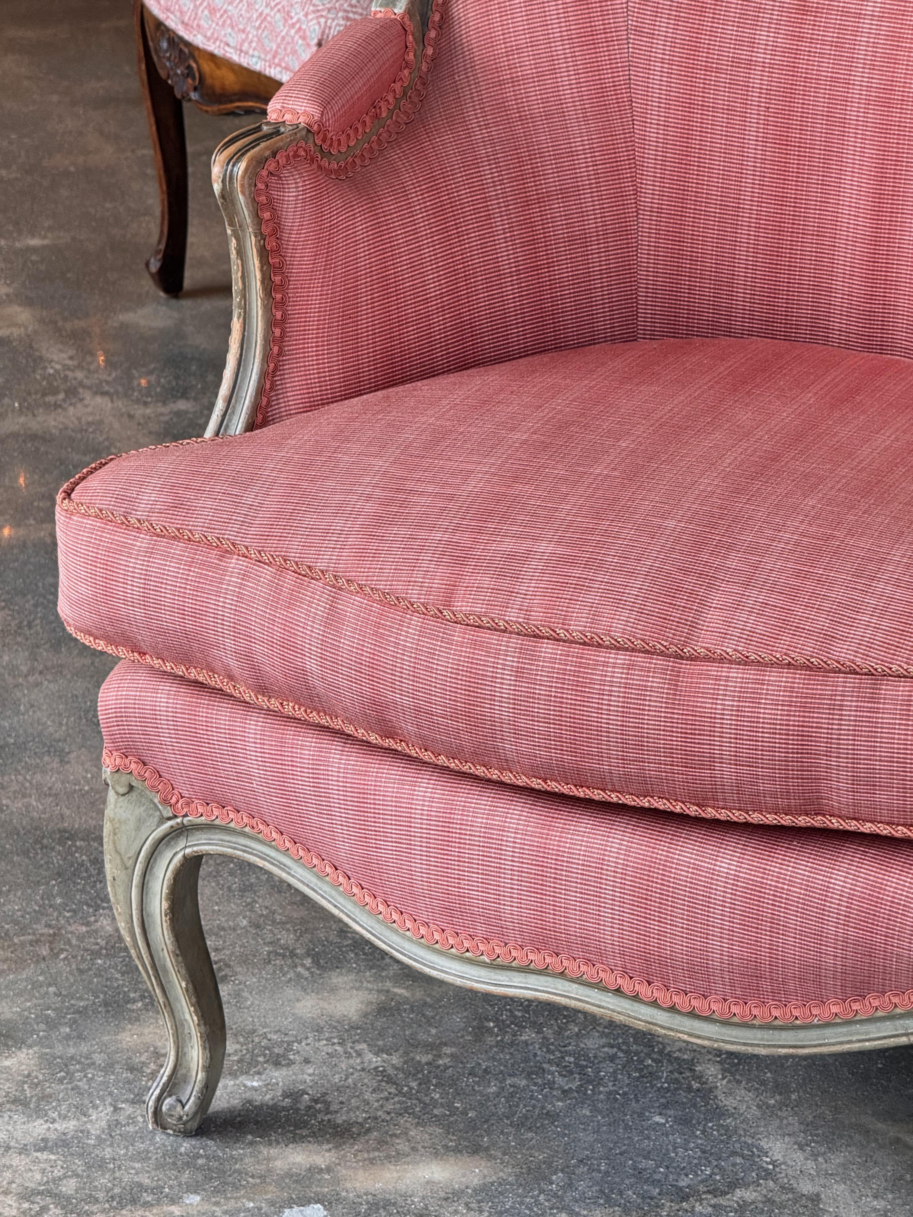Tappezzeria Coppia di bergeres in legno di faggio del XIX secolo con tappezzeria rosa in vendita