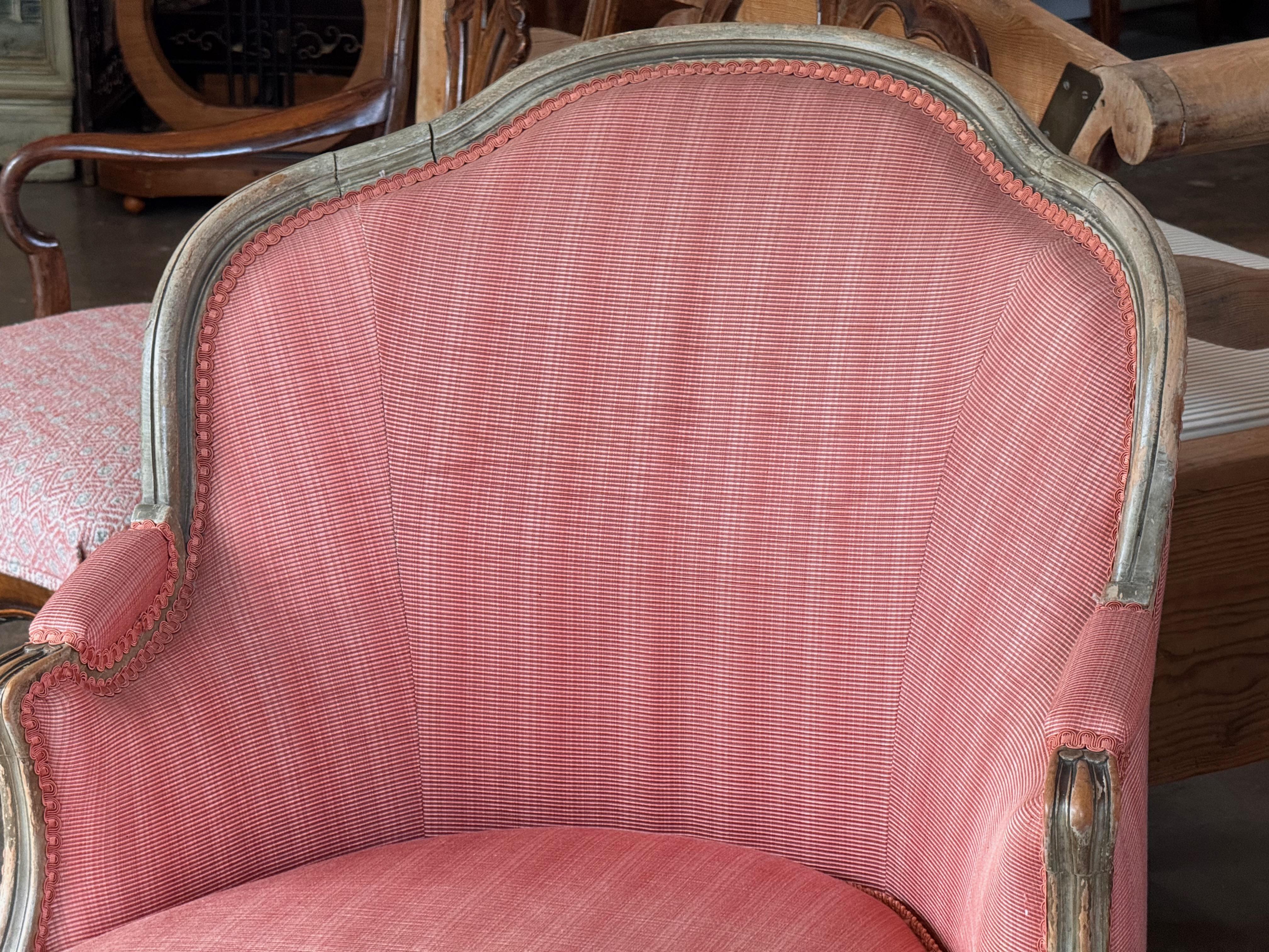 Coppia di bergeres in legno di faggio del XIX secolo con tappezzeria rosa in vendita 1