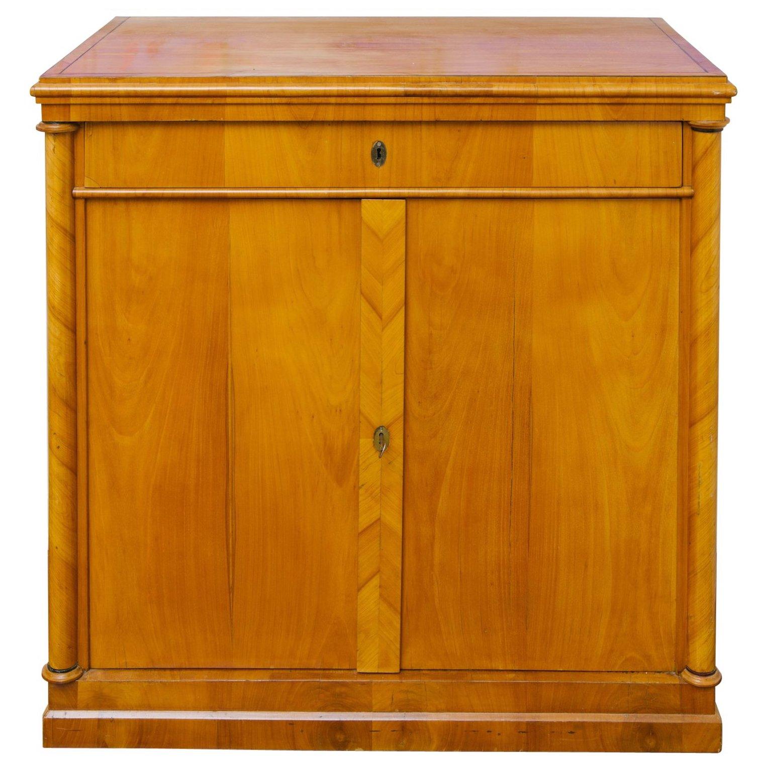 Pair of 19th Century Biedermeier Cabinets 7