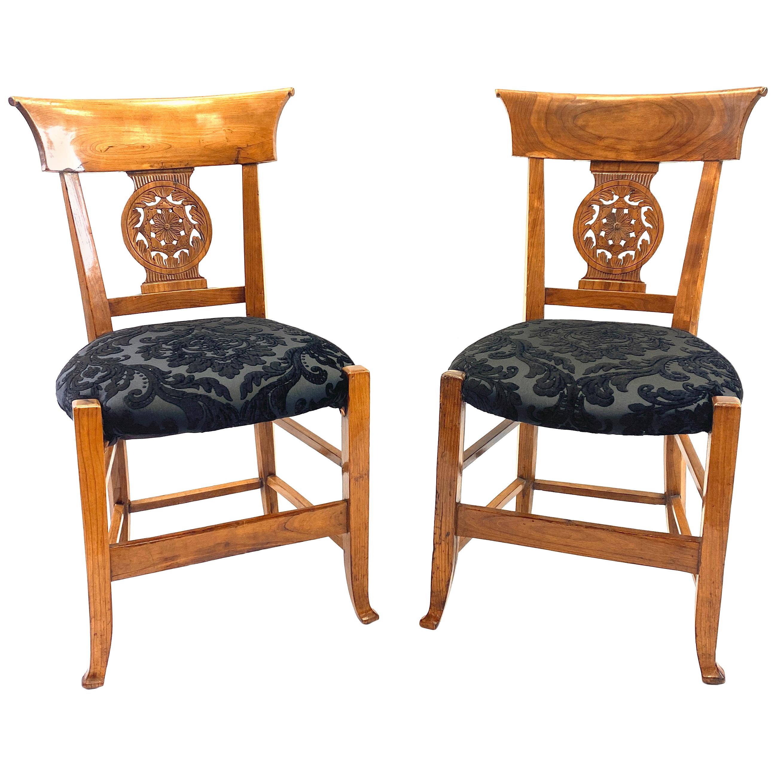 Pair of 19th Century Biedermeier Walnut Chairs For Sale