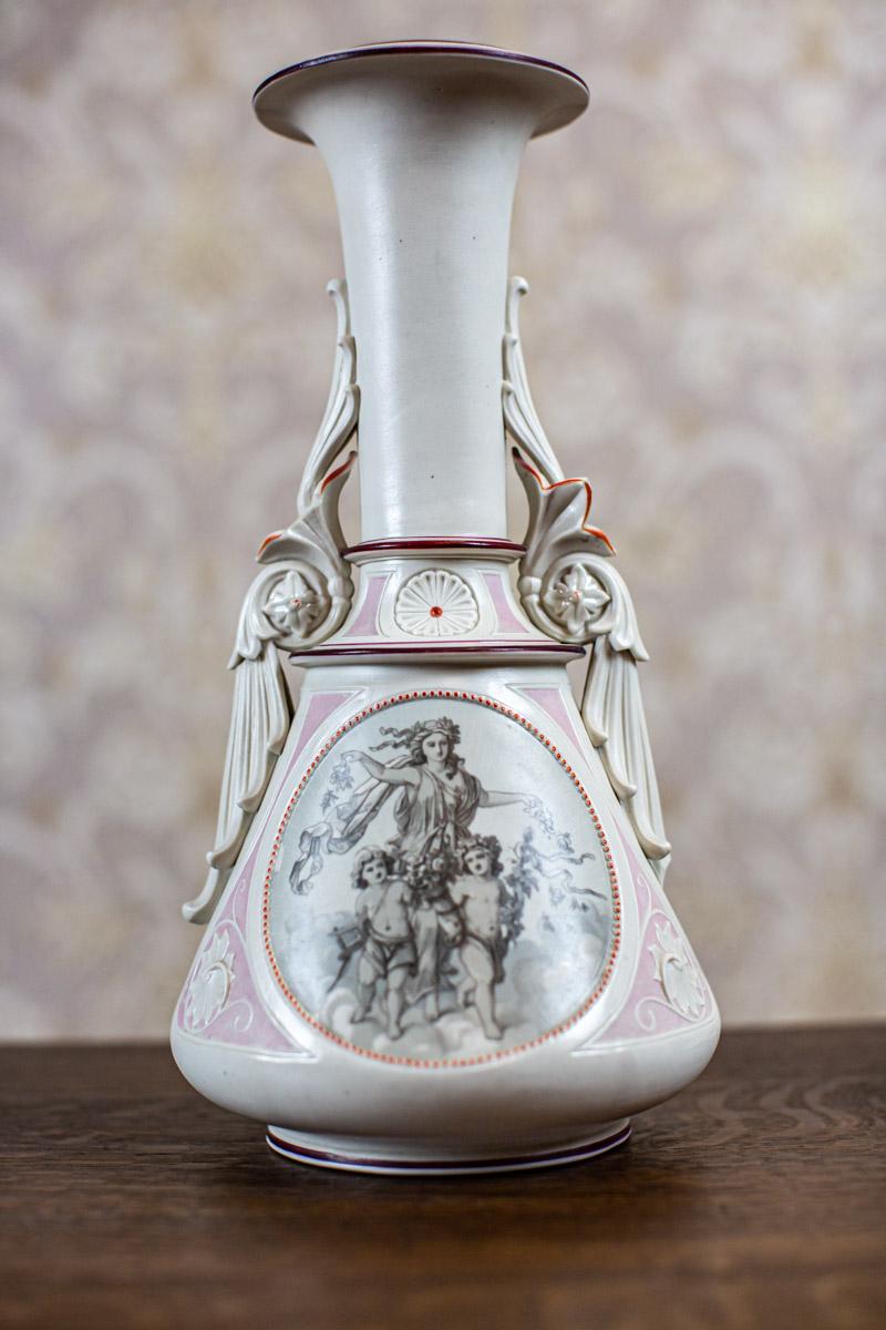 Européen Paire de vases biscuit blancs et roses du XIXe siècle en vente