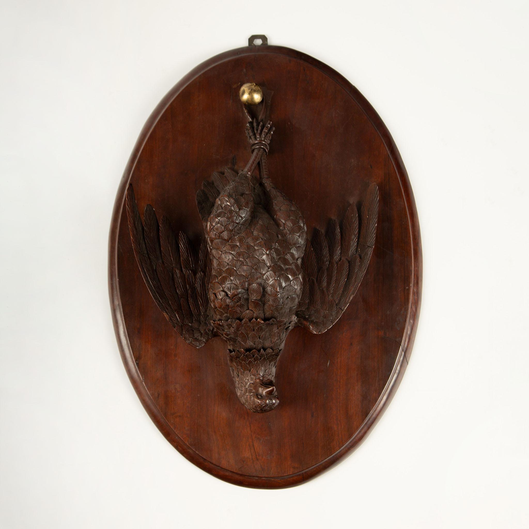 Paar geschnitzte Black Forest Vogel-Trophäen aus Holz aus dem 19. Jahrhundert (Schwarzwald) im Angebot