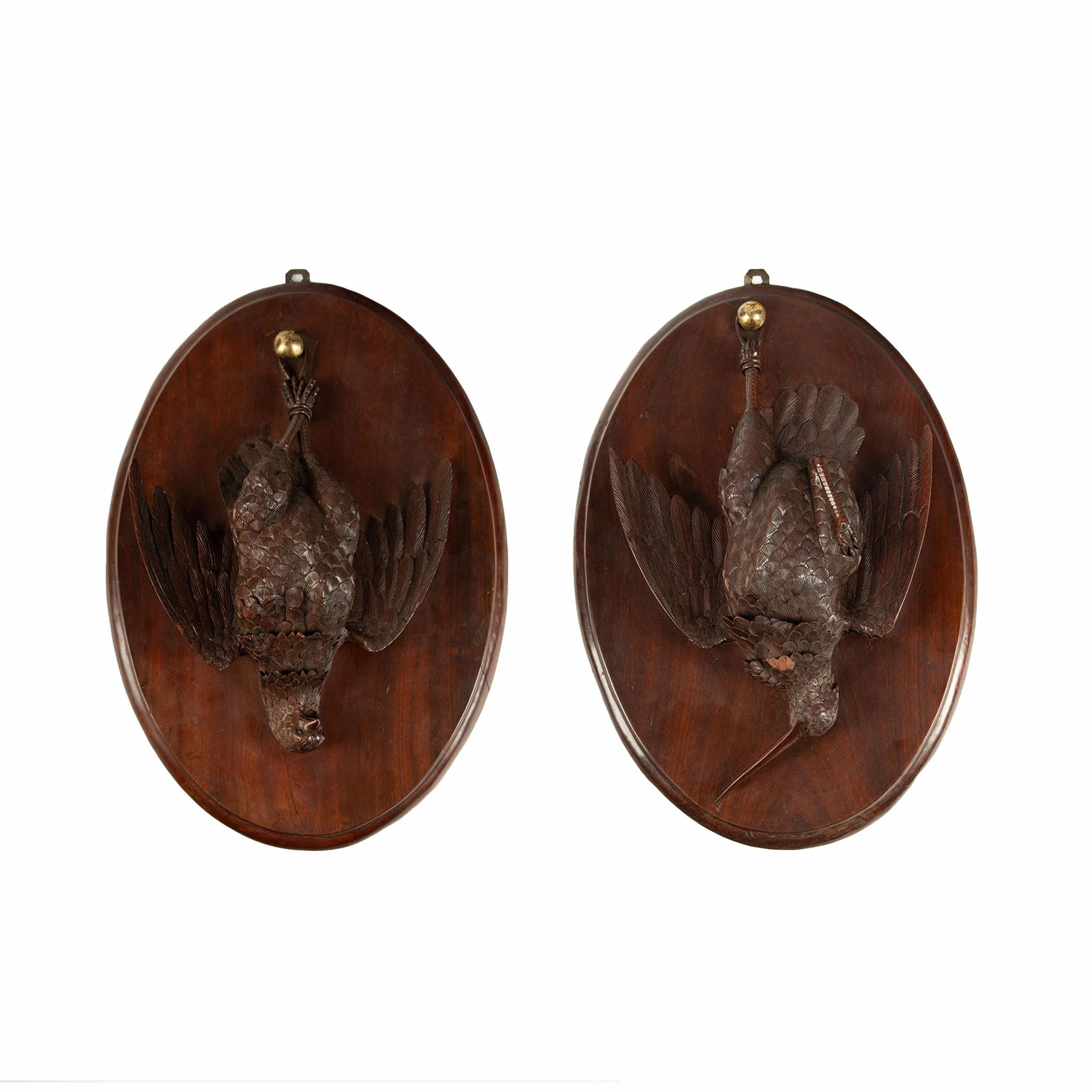 Paar geschnitzte Black Forest Vogel-Trophäen aus Holz aus dem 19. Jahrhundert (Deutsch) im Angebot