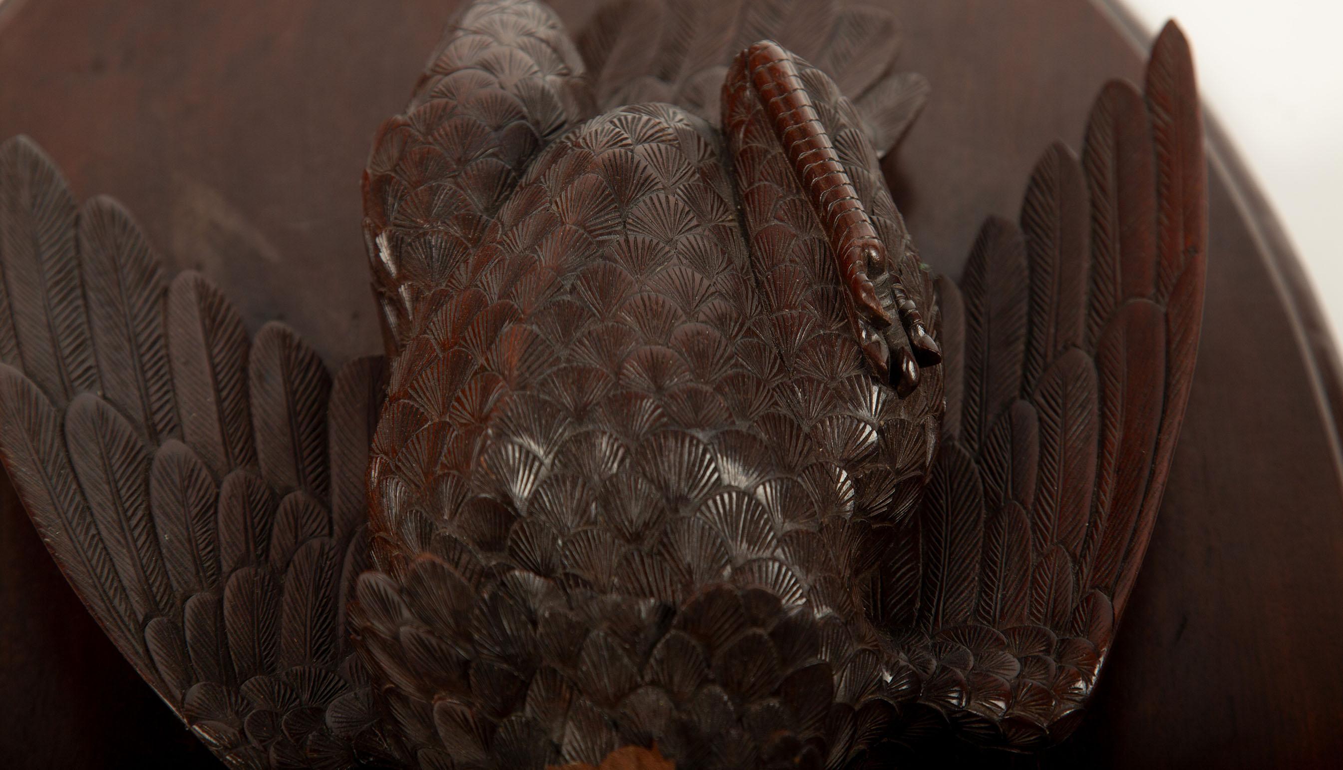 Paar geschnitzte Black Forest Vogel-Trophäen aus Holz aus dem 19. Jahrhundert im Zustand „Hervorragend“ im Angebot in New York, NY