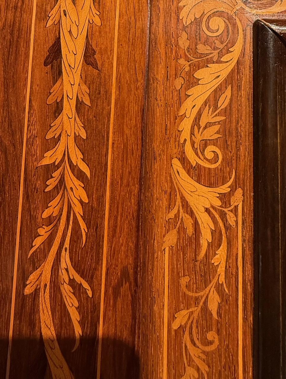 Pair of  19th century  bookcases For Sale 2