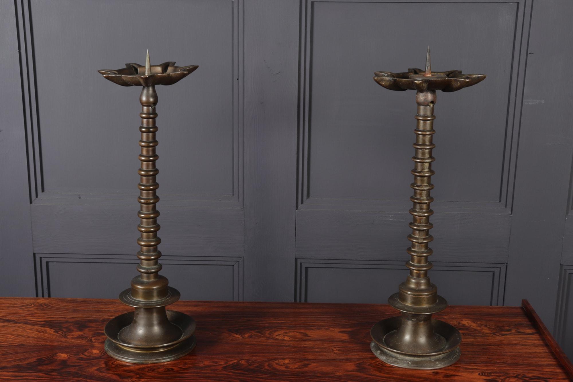 Pair of 19th Century Bronze Bobbin Candlesticks In Good Condition For Sale In Paddock Wood Tonbridge, GB