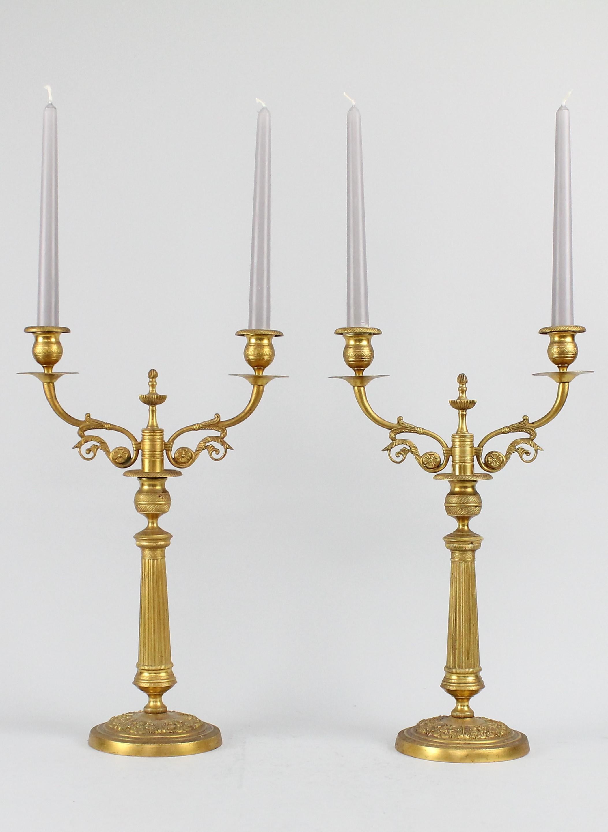 Paar Bronze-Kandelaber des 19. Jahrhunderts. (Europäisch) im Angebot
