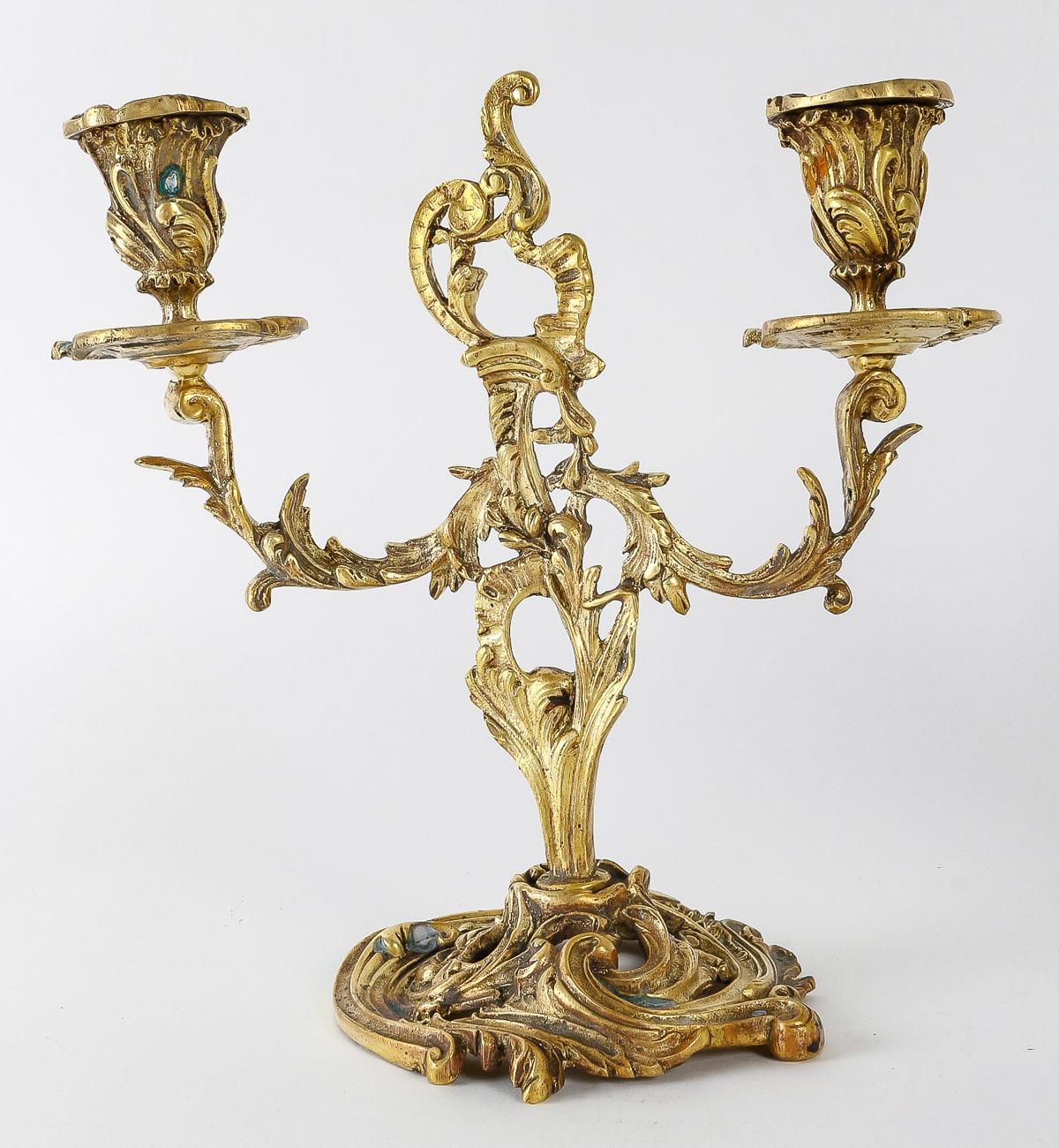 Paar Bronze-Kerzenständer aus dem 19. Jahrhundert, Napoleon III.-Periode im Angebot 2