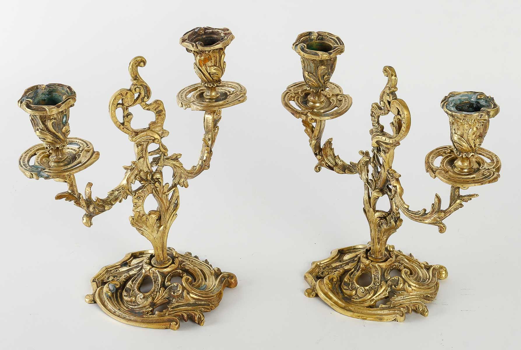 Paar Bronze-Kerzenständer aus dem 19. Jahrhundert, Napoleon III.-Periode im Angebot 3