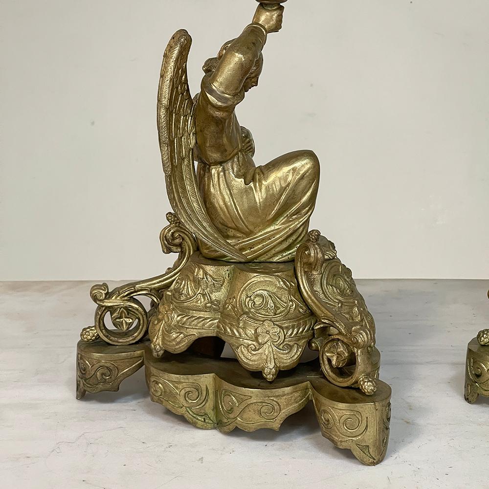 Paire de bougeoirs en bronze du 19ème siècle avec anges, période Napoléon III en vente 3