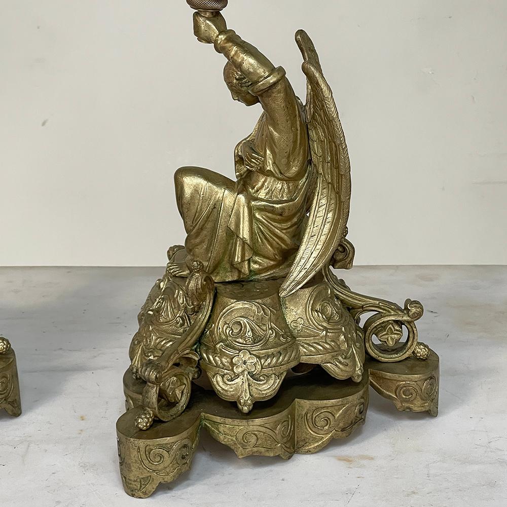 Paire de bougeoirs en bronze du 19ème siècle avec anges, période Napoléon III en vente 6