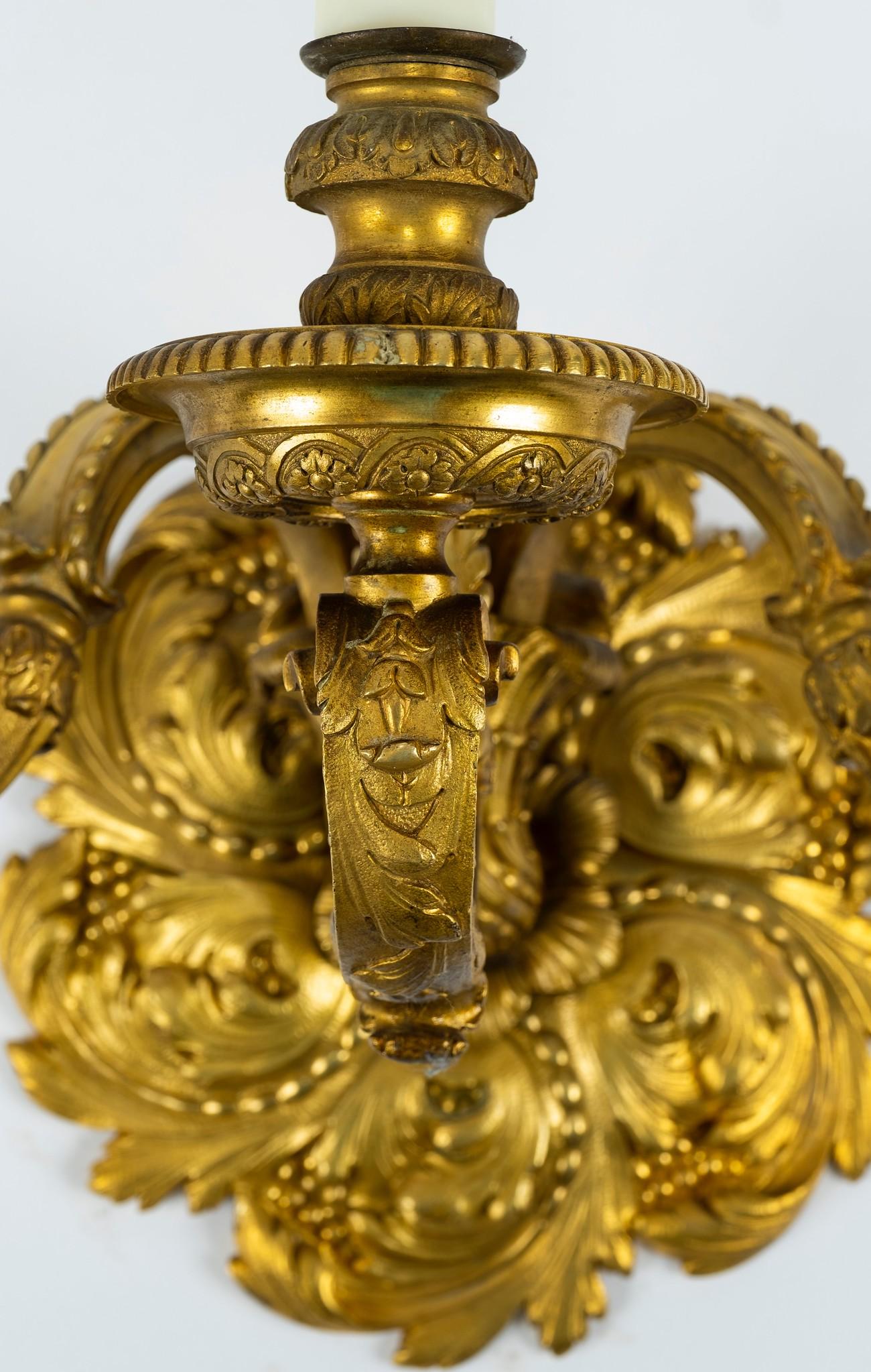 Coppia di sconsigliere a tre bracci in bronzo doré del XIX secolo in vendita 4