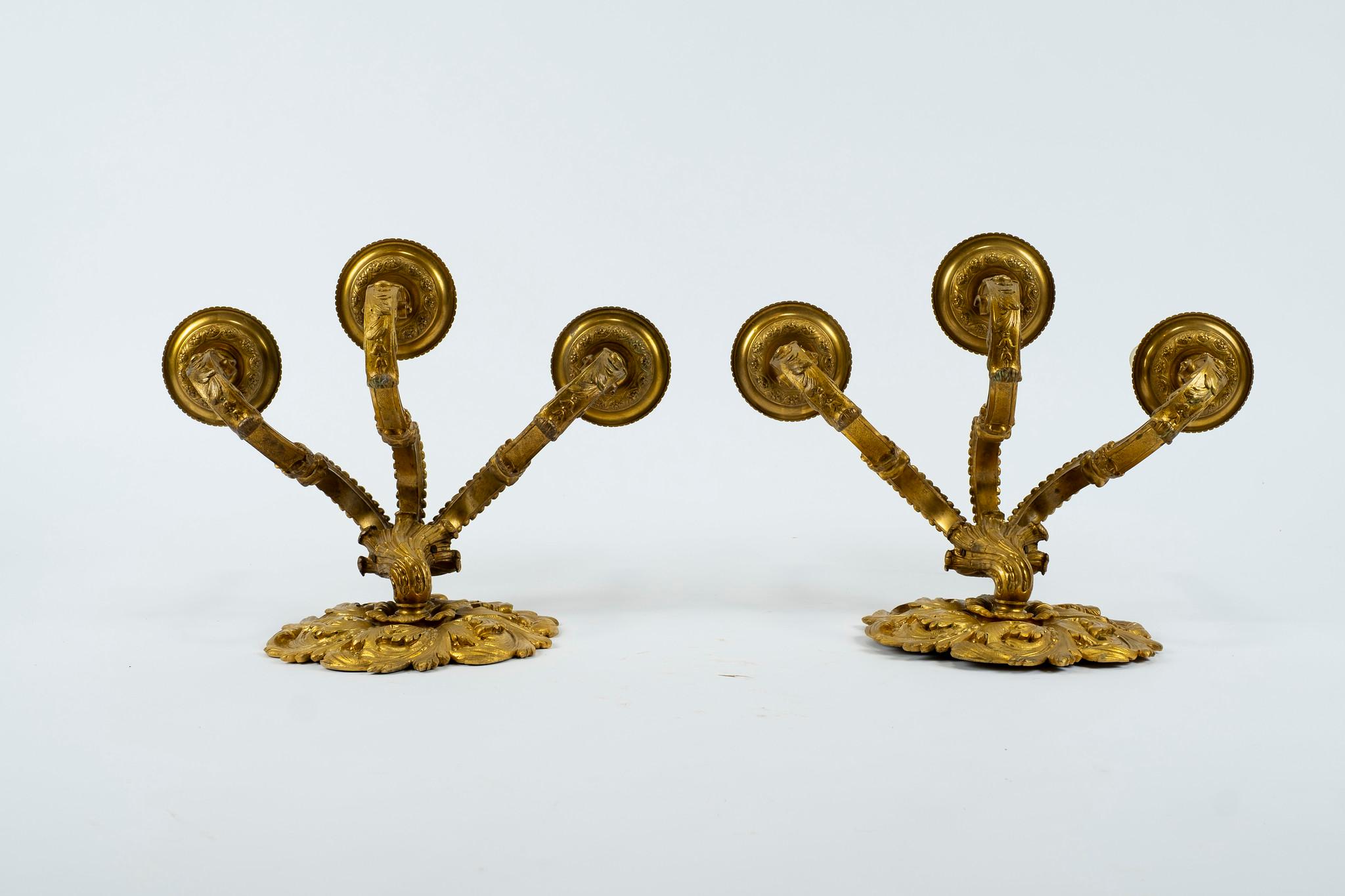 Francese Coppia di sconsigliere a tre bracci in bronzo doré del XIX secolo in vendita