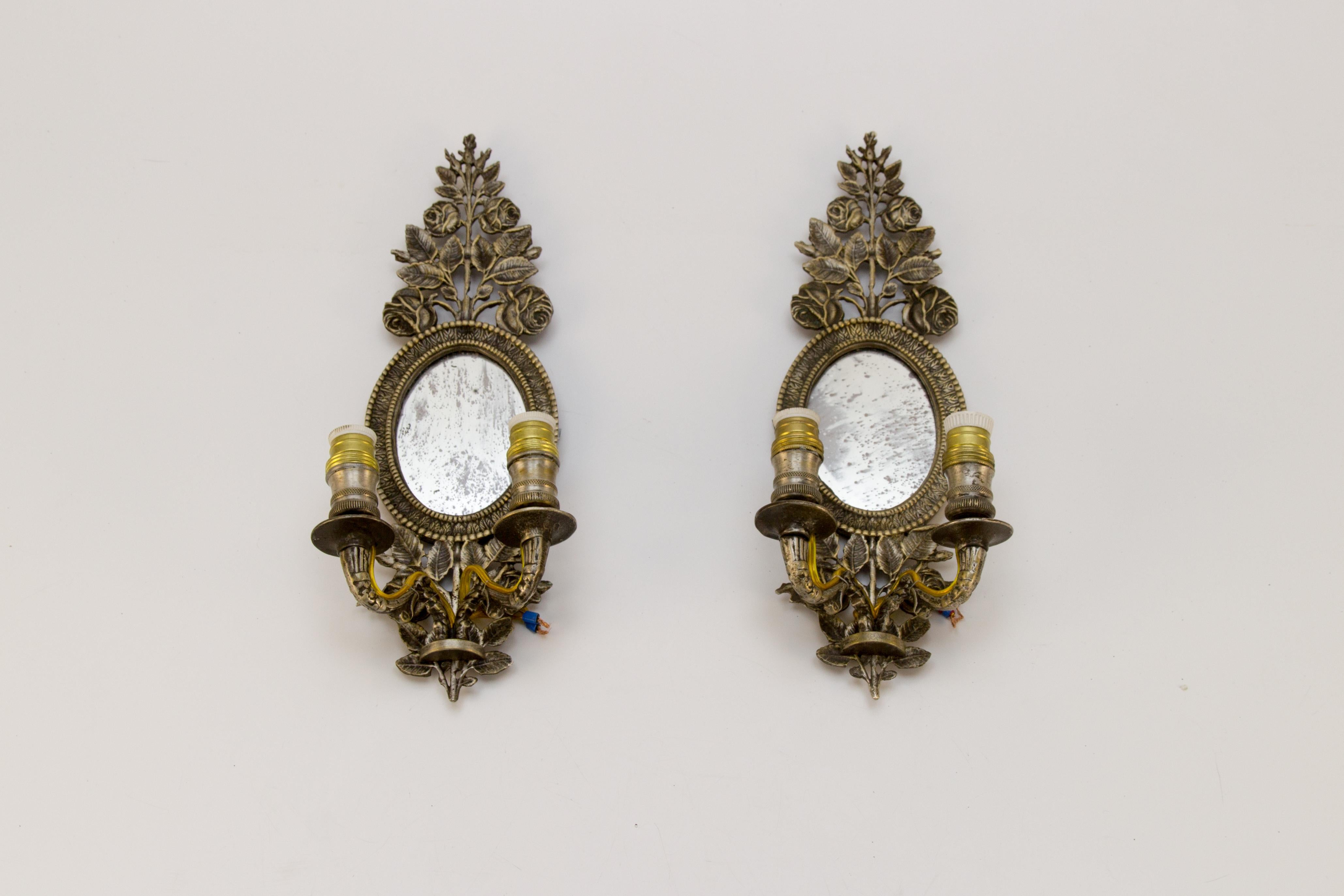 Pair of 19th Century Bronze Floral Mirrored Wall Sconces For Sale 5