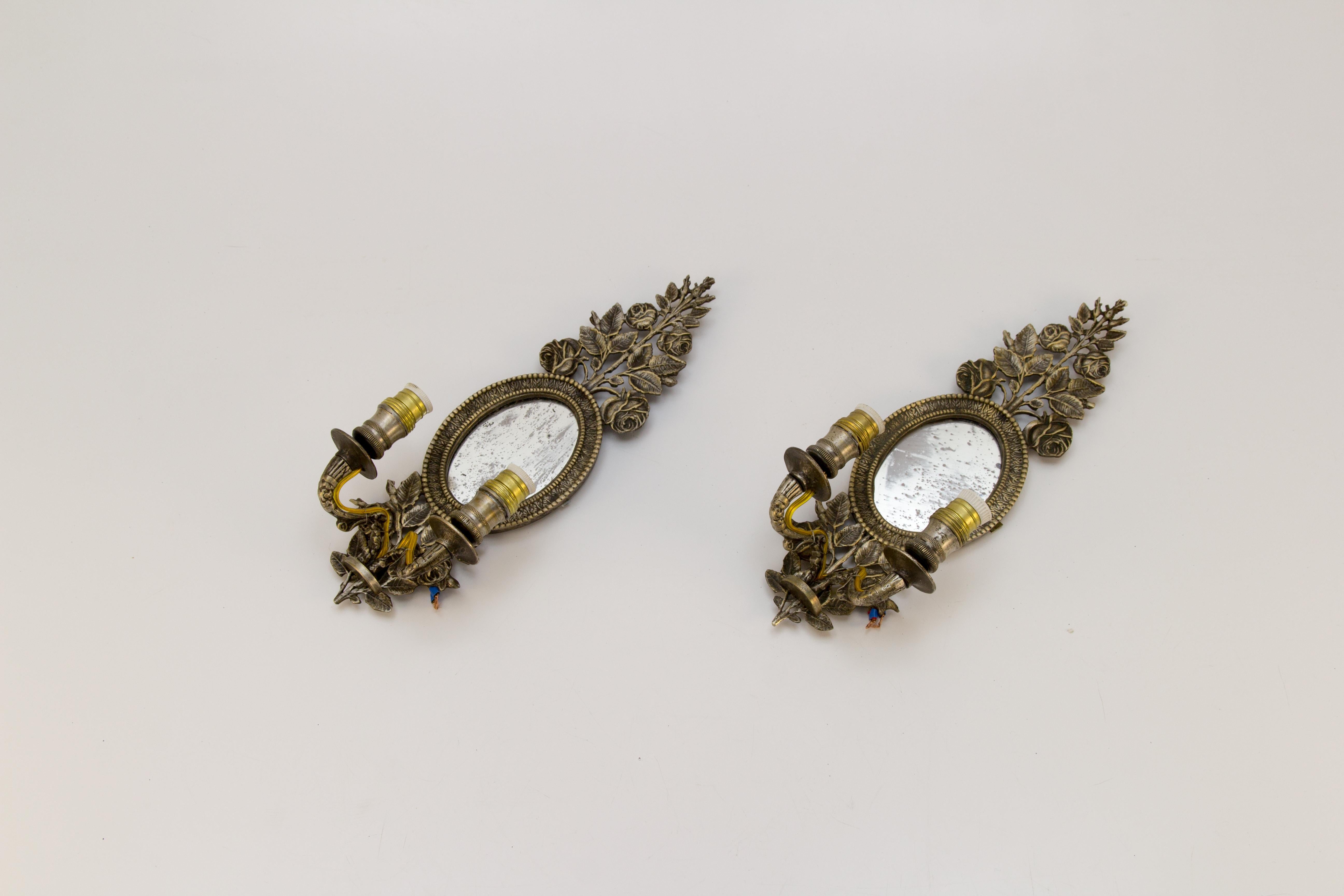 Pair of 19th Century Bronze Floral Mirrored Wall Sconces For Sale 6