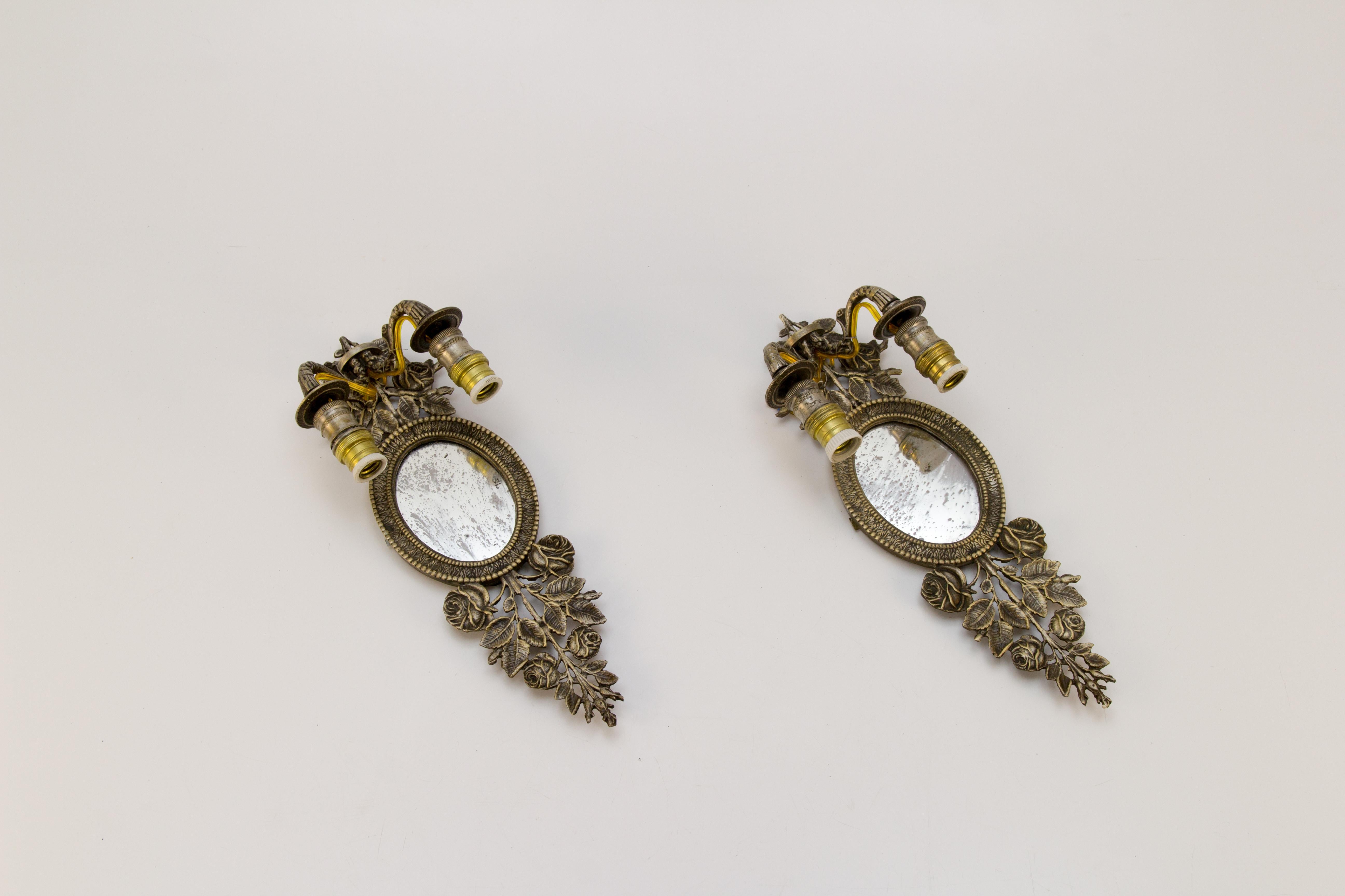 Pair of 19th Century Bronze Floral Mirrored Wall Sconces For Sale 8