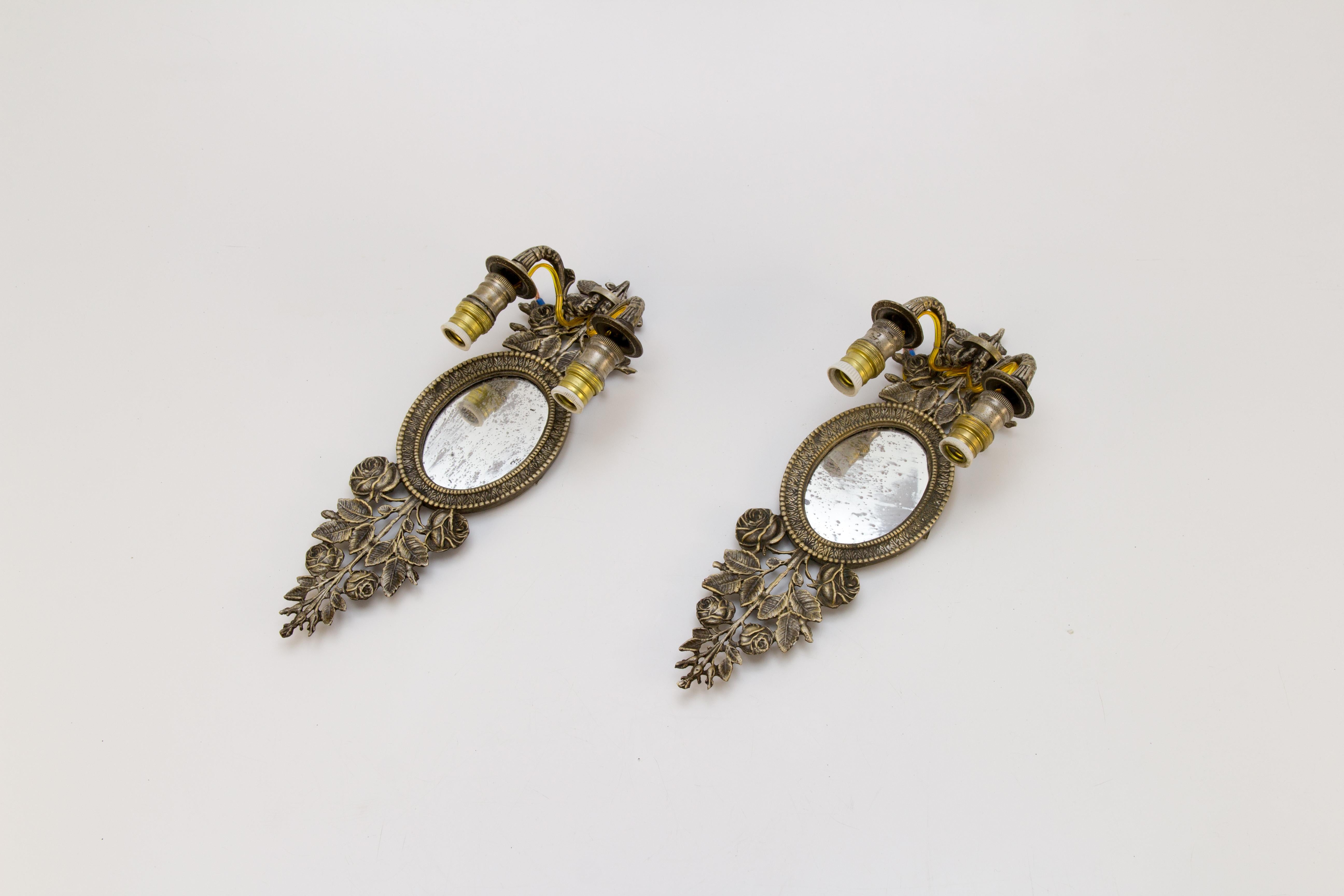 Pair of 19th Century Bronze Floral Mirrored Wall Sconces For Sale 10
