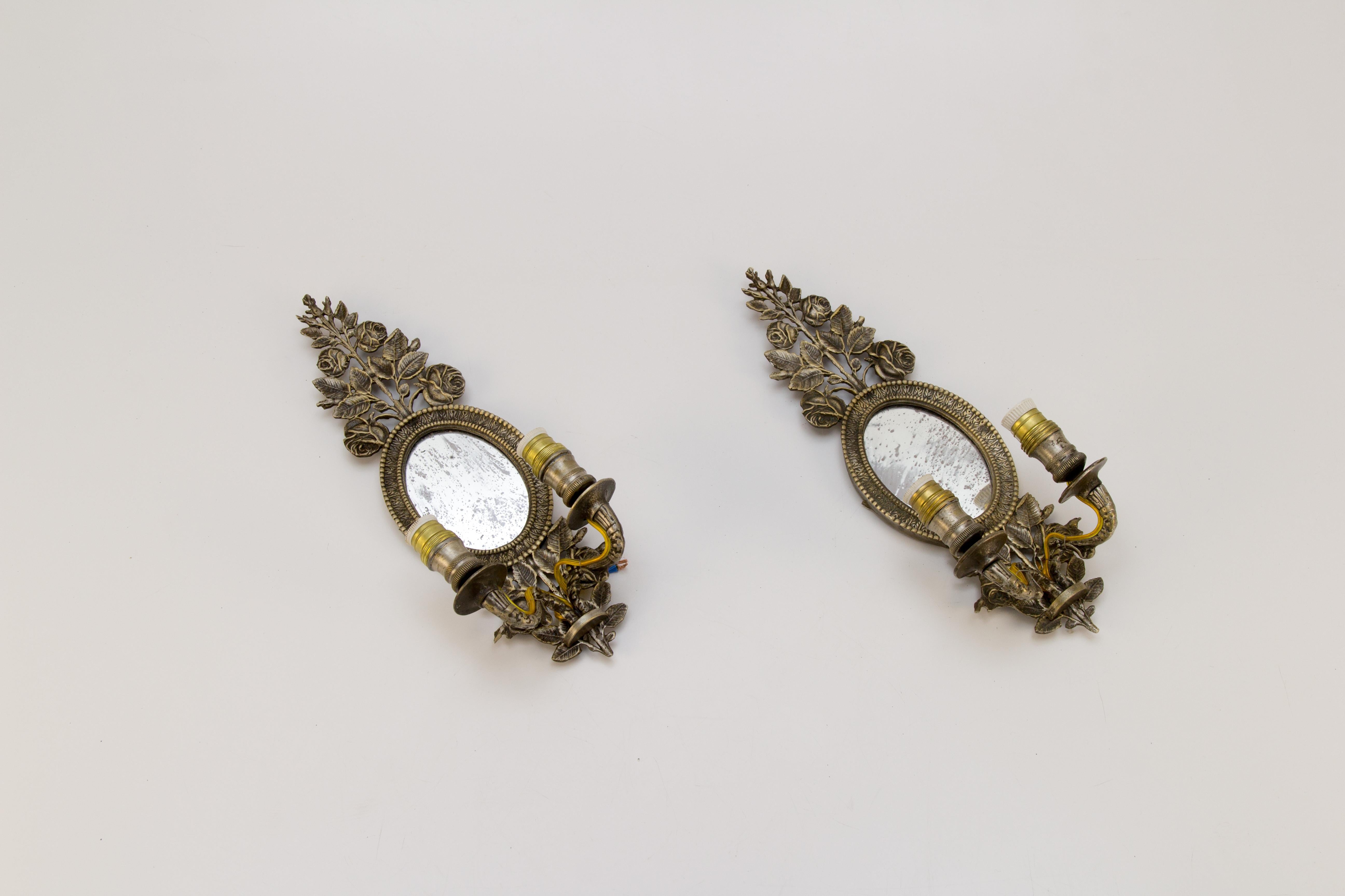 Pair of 19th Century Bronze Floral Mirrored Wall Sconces For Sale 12