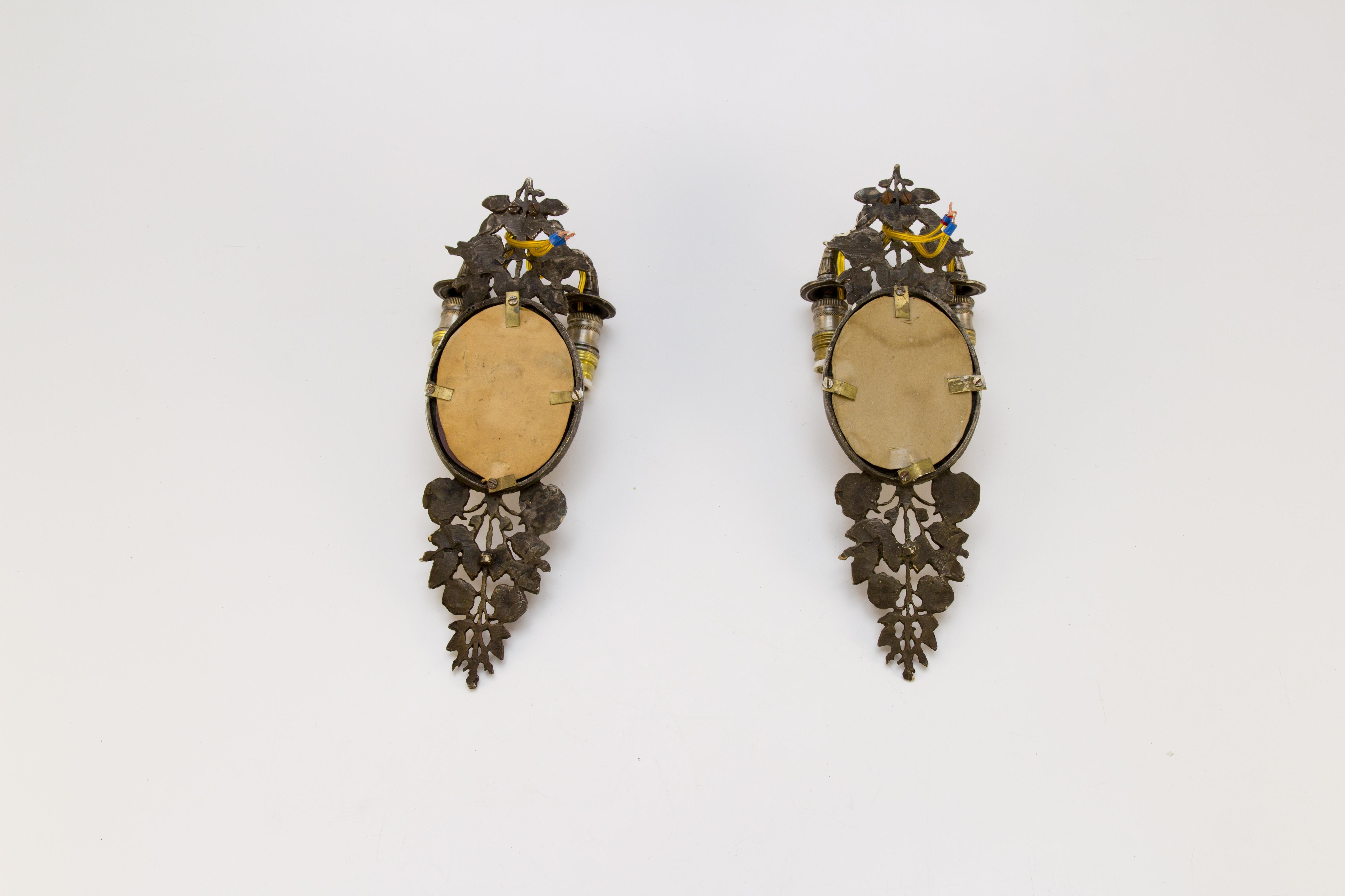 Pair of 19th Century Bronze Floral Mirrored Wall Sconces For Sale 14