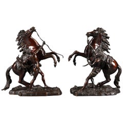 Paire de chevaux en marbre en bronze du 19ème siècle